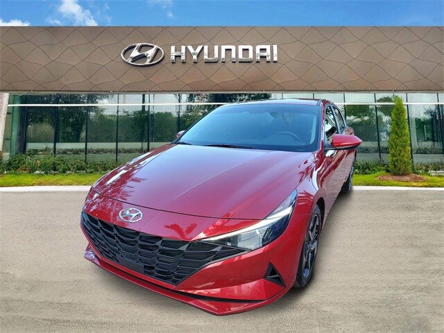 2023 Hyundai Elantra SEL photo 2