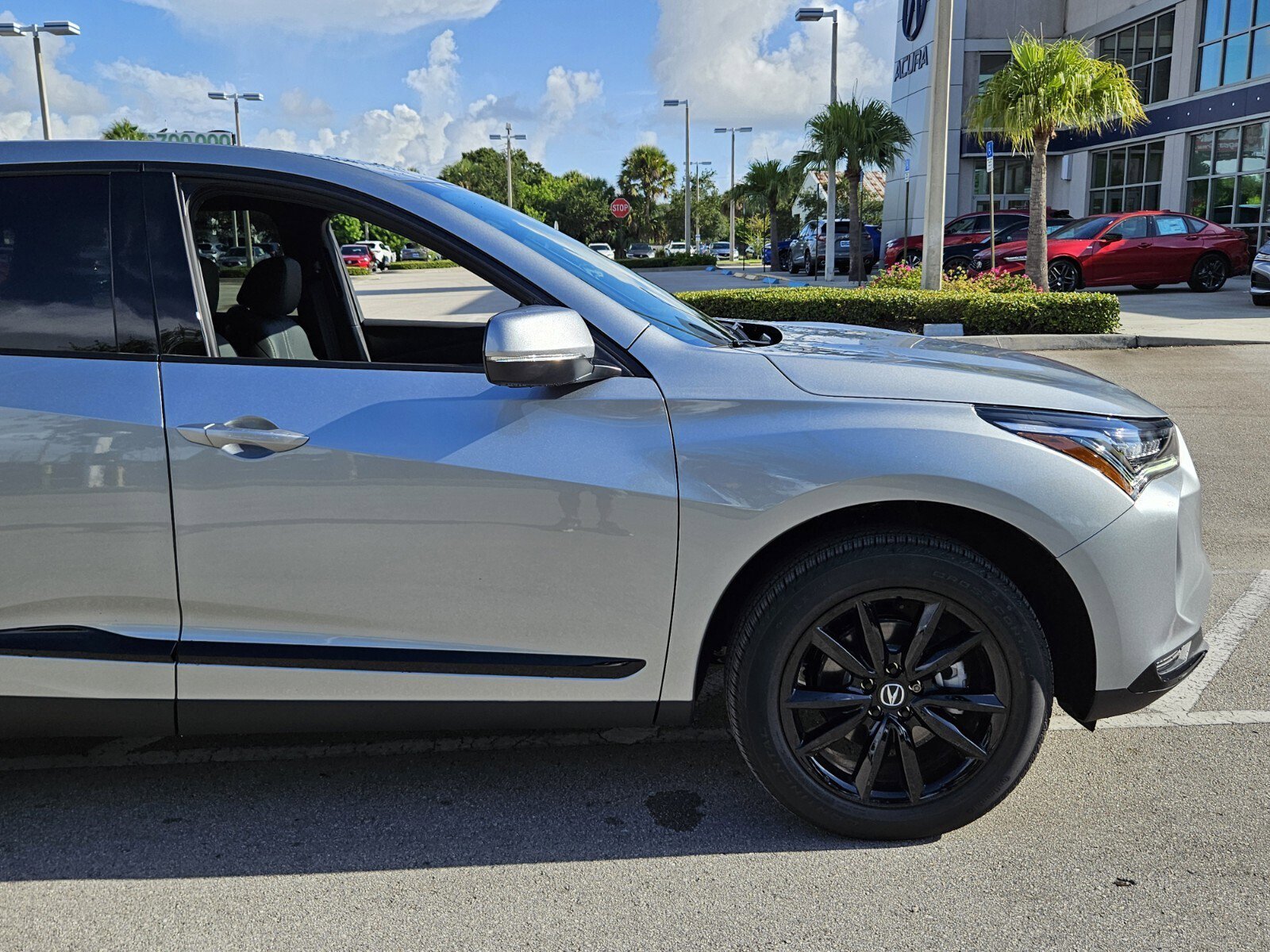 2025 Acura RDX photo 2
