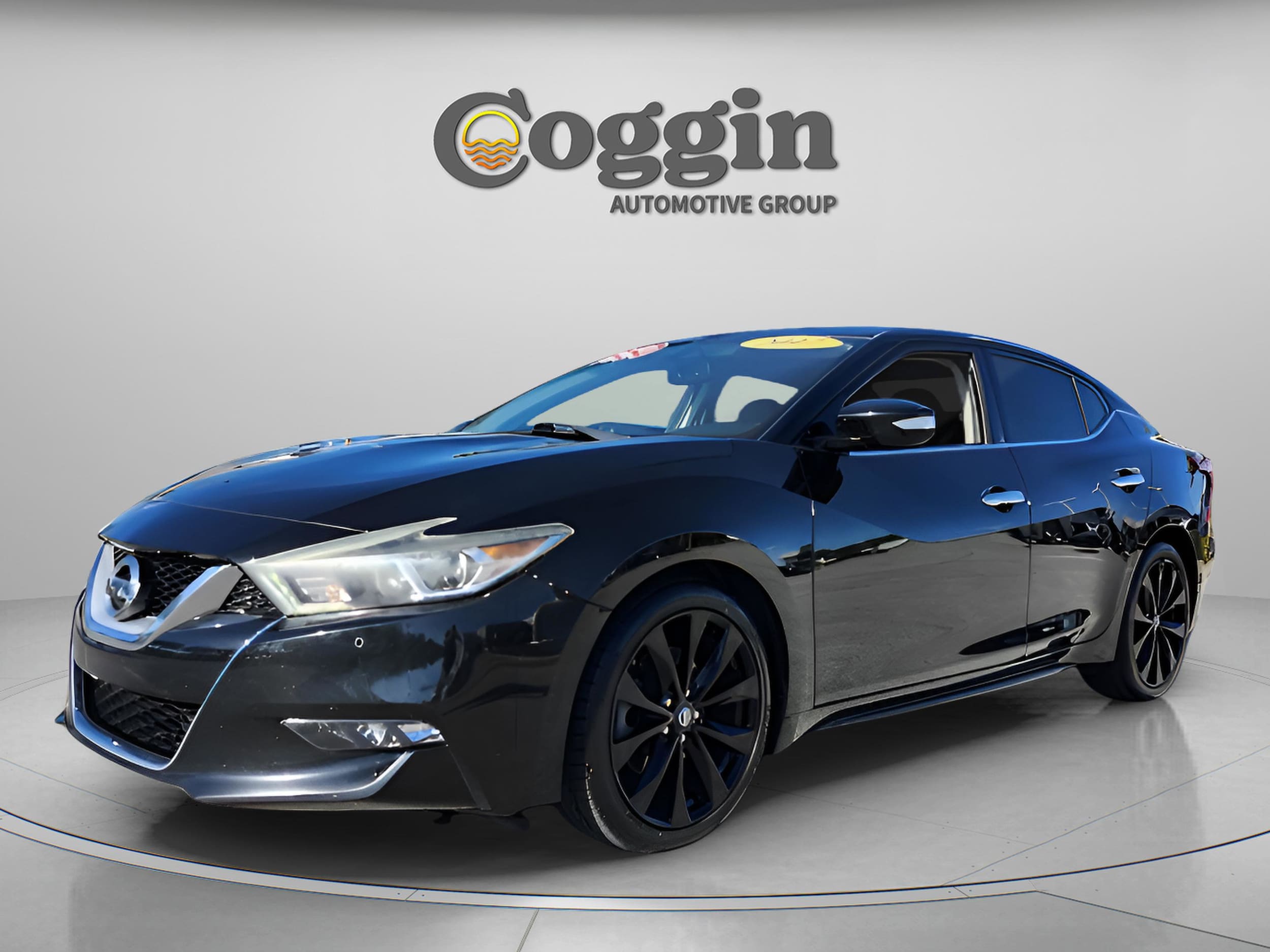 2017 Nissan Maxima SR's photo