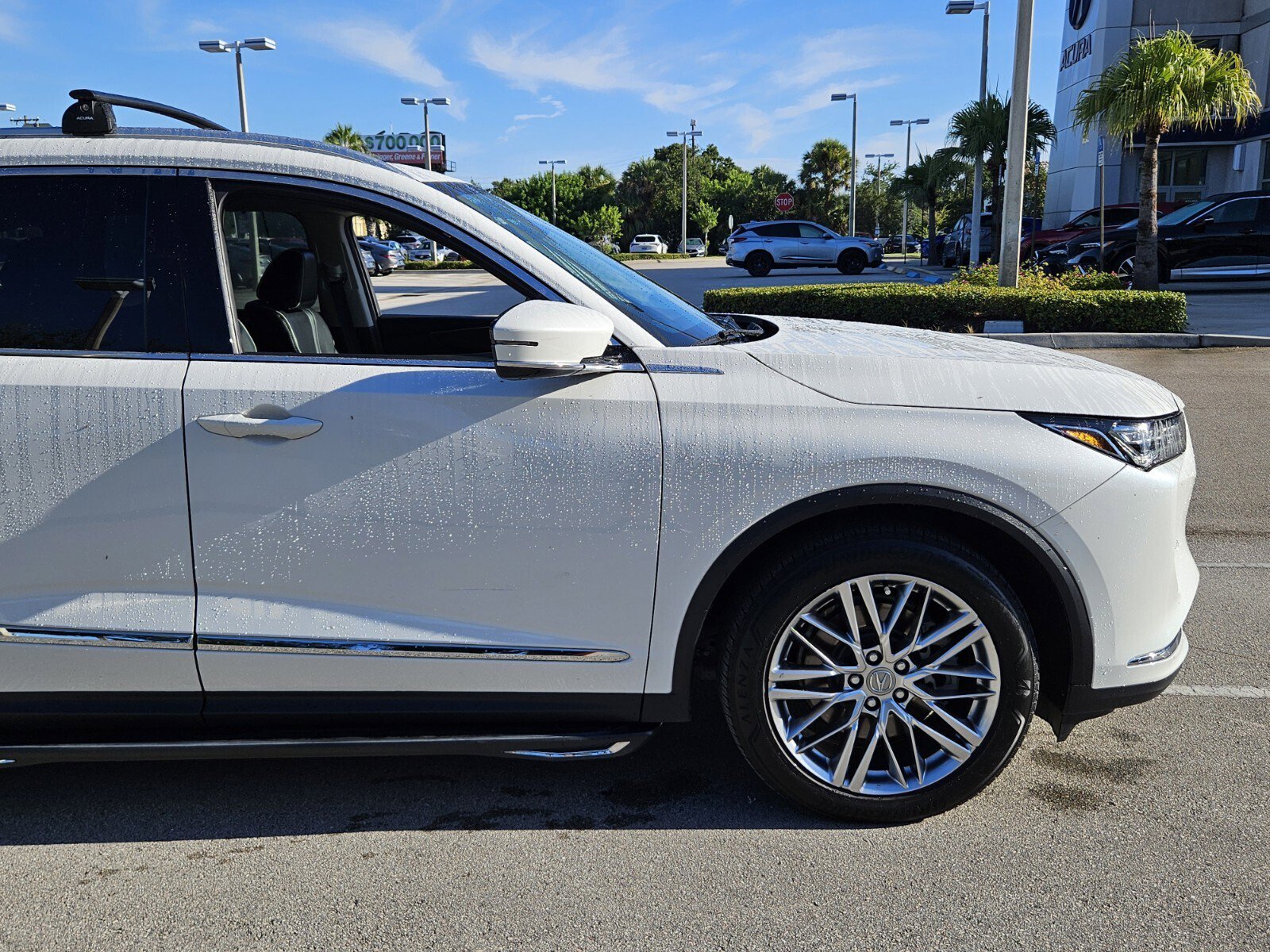 2023 Acura MDX SH-AWD Advance photo 2