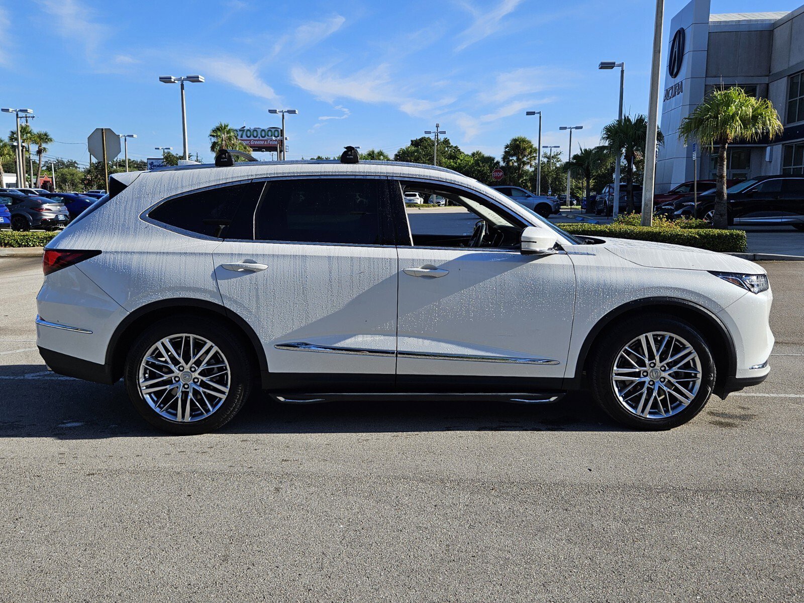 2023 Acura MDX SH-AWD Advance photo 3