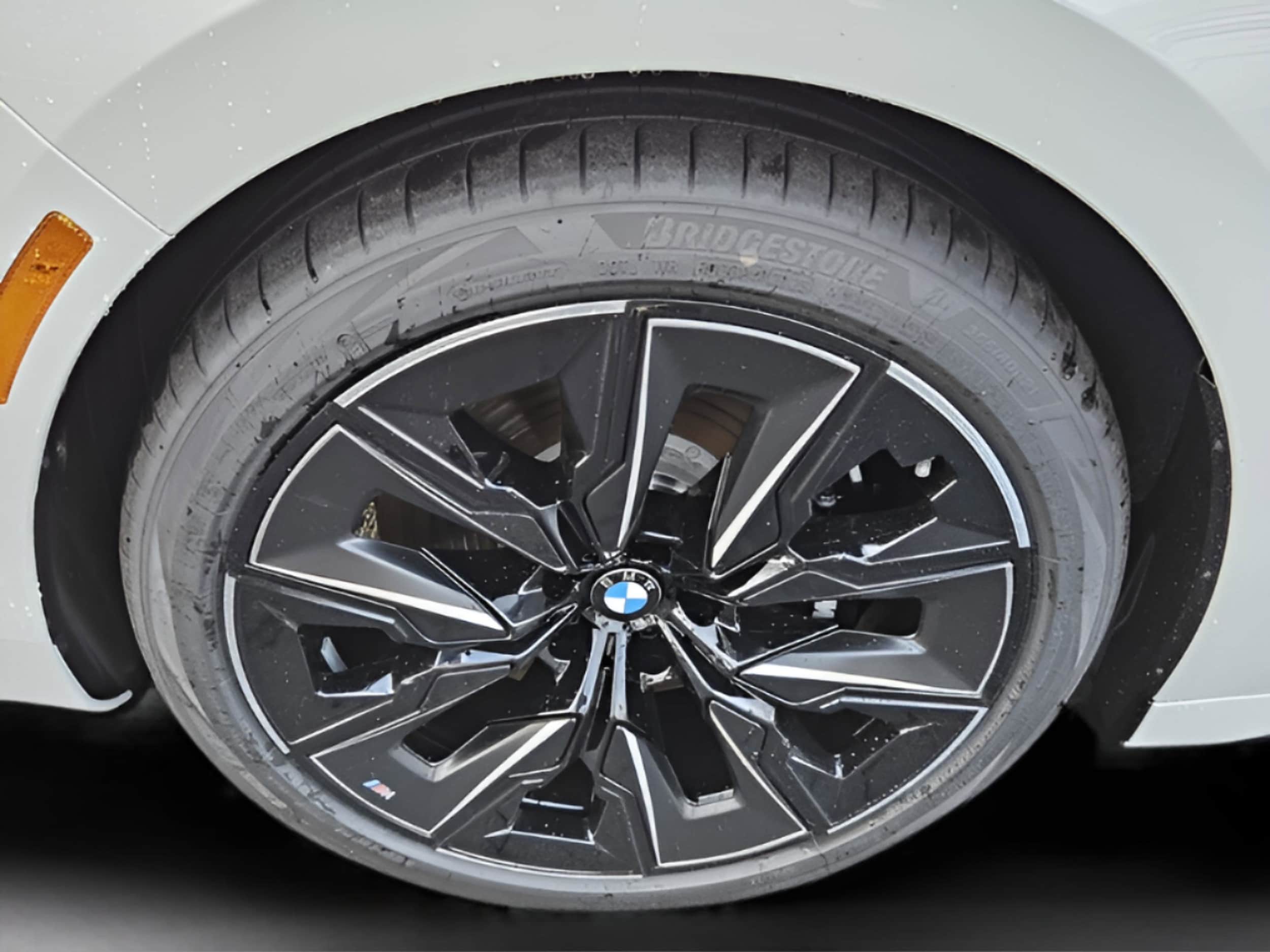 2026 BMW i7 50 - Photo 23