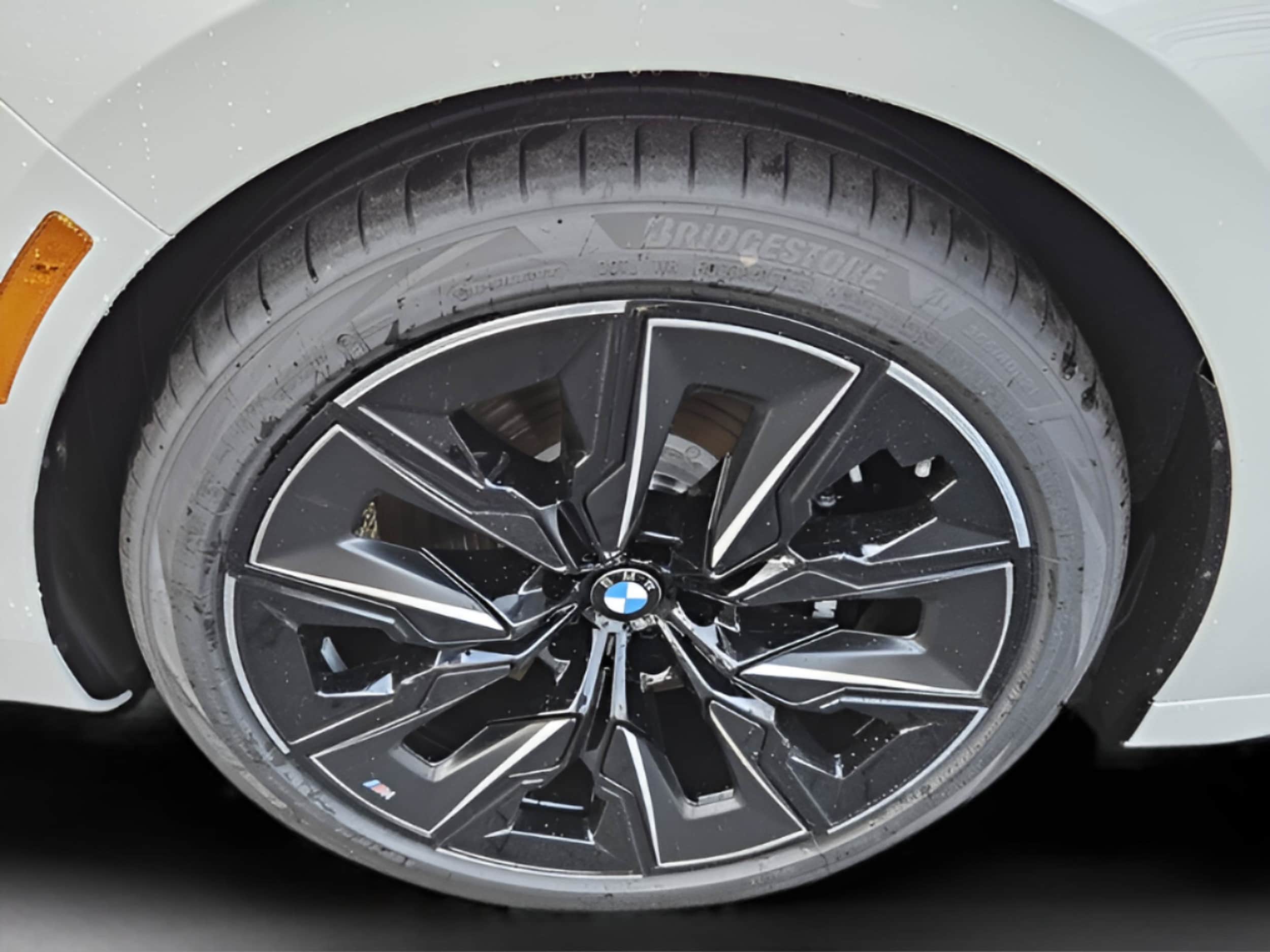 2026 BMW i7 50 - Photo 23