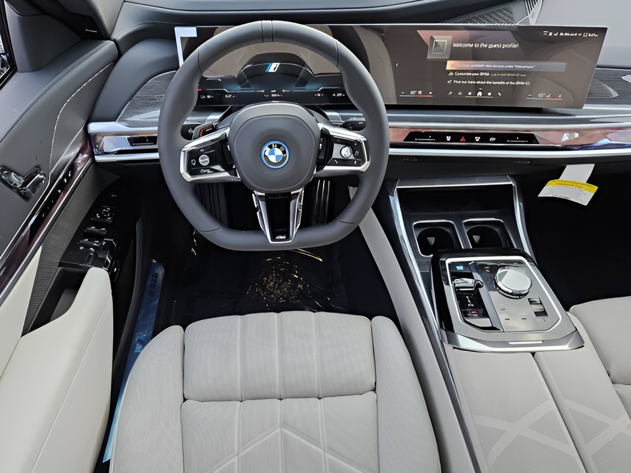 2026 BMW i7 50 - Photo 31