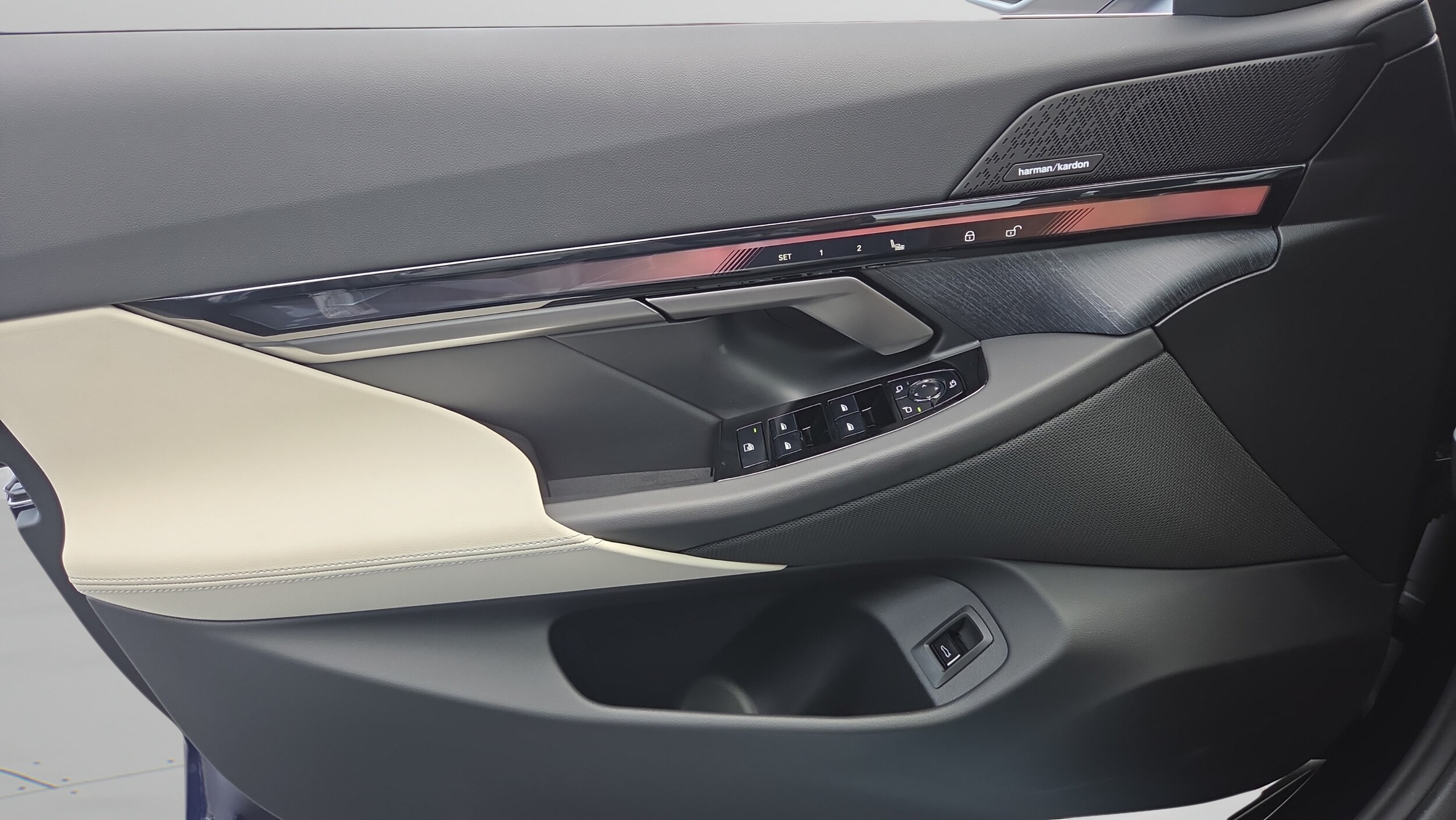 2027 BMW 5 Series 530i - Photo 39