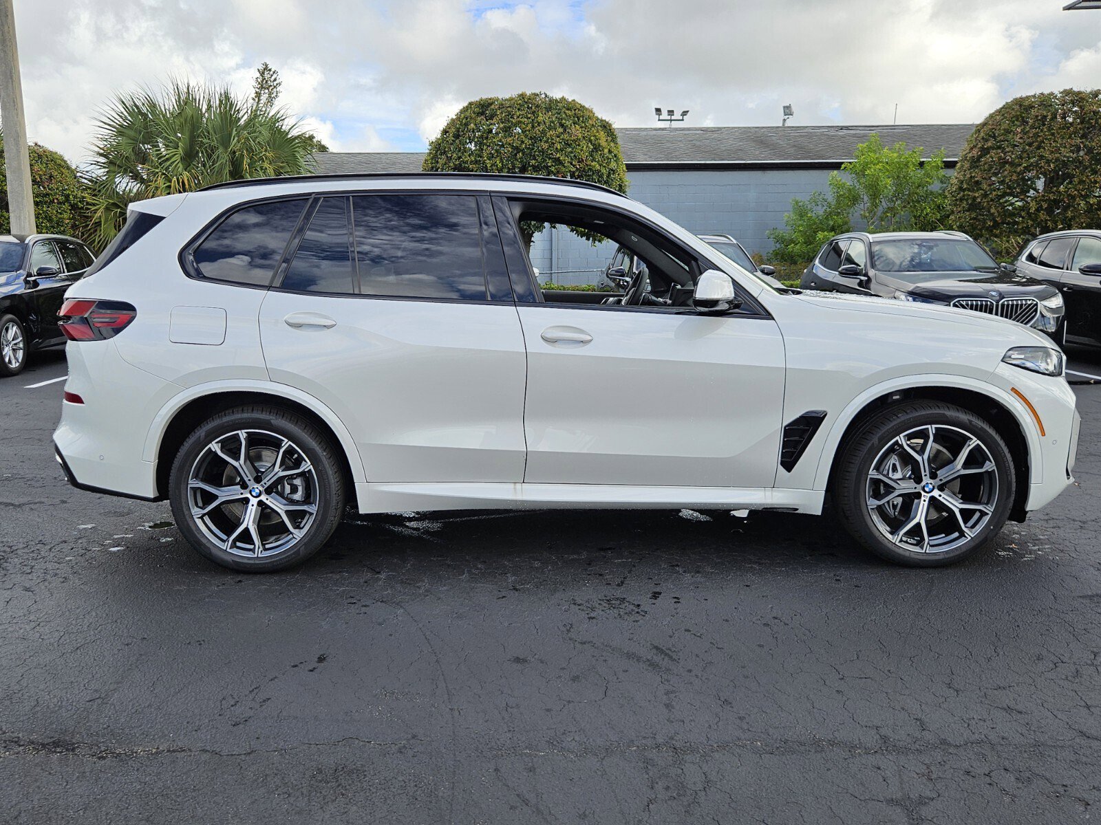 2026 Bmw X5 xDrive40i photo 2