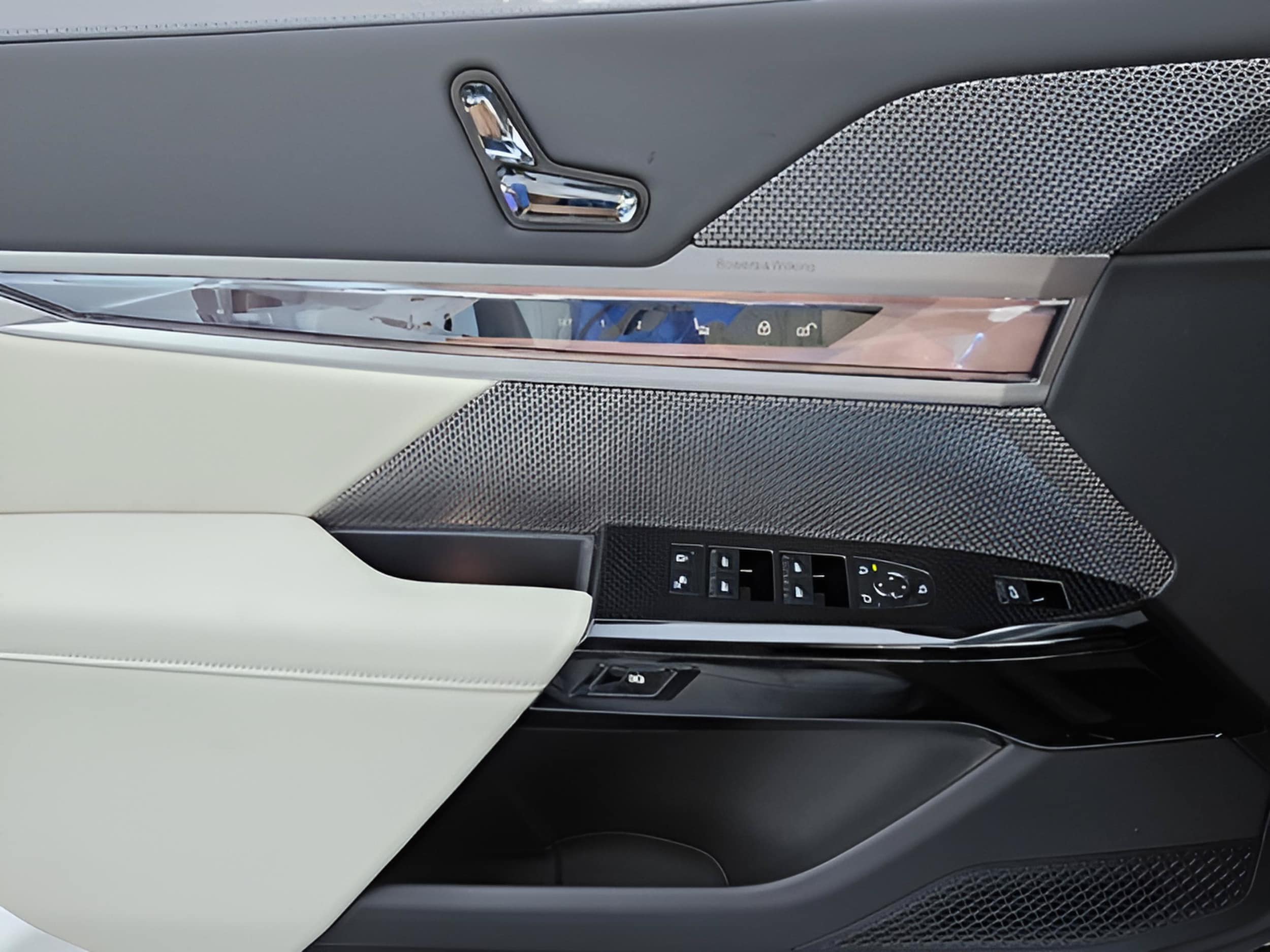 2026 BMW i7 50 - Photo 37