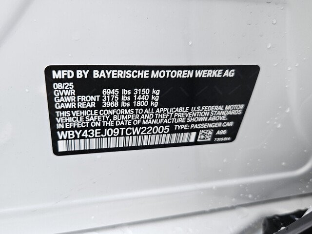 2026 BMW i7 50 - Photo 22
