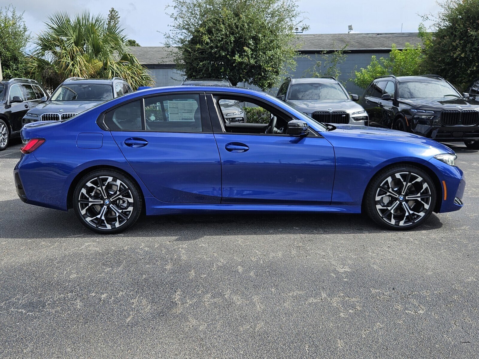 2025 Bmw 330i photo 3