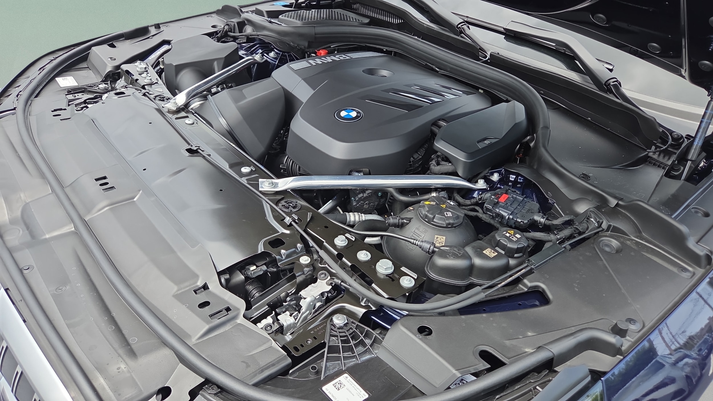2027 BMW 5 Series 530i - Photo 23
