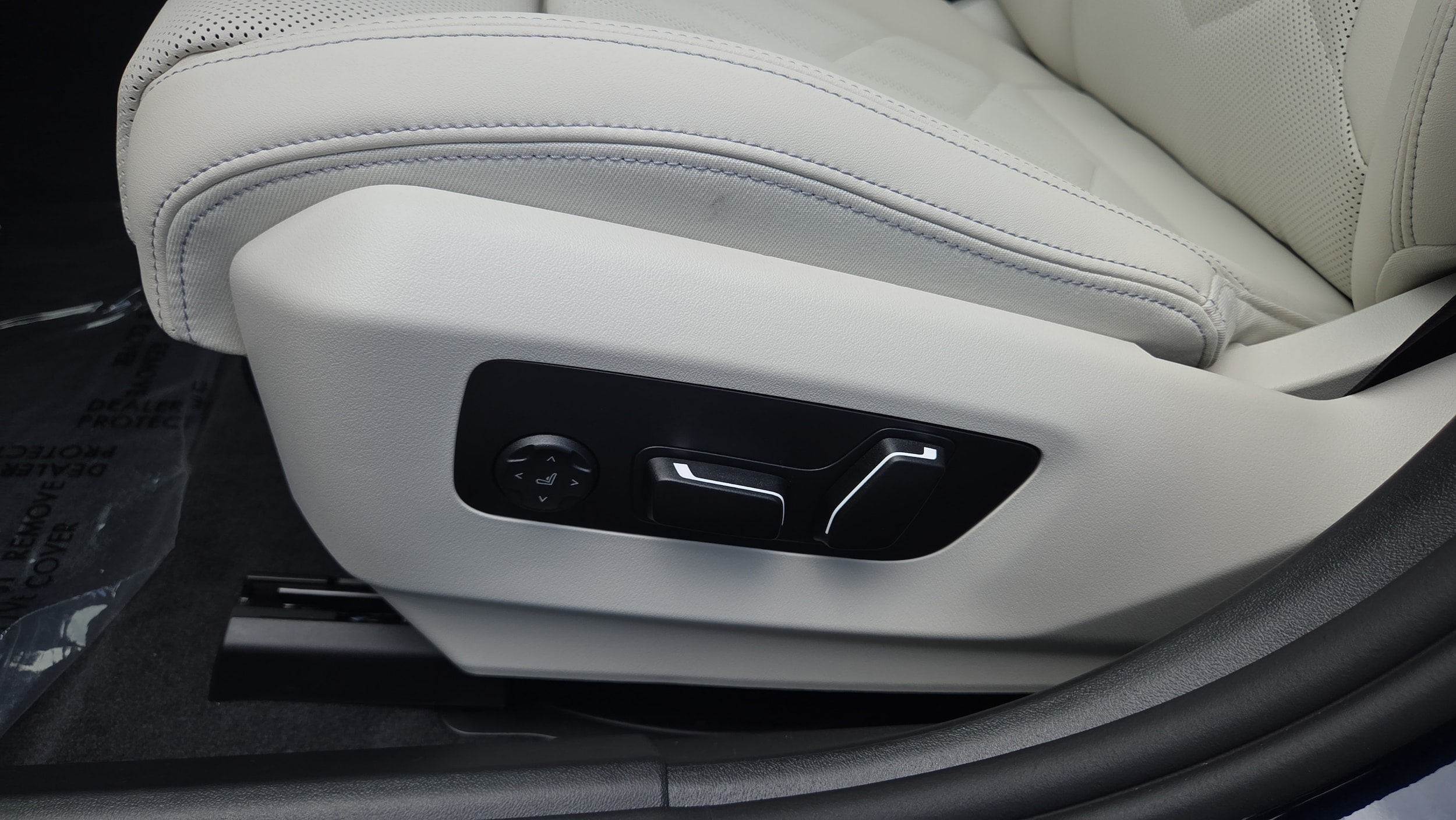 2027 BMW 5 Series 530i - Photo 11