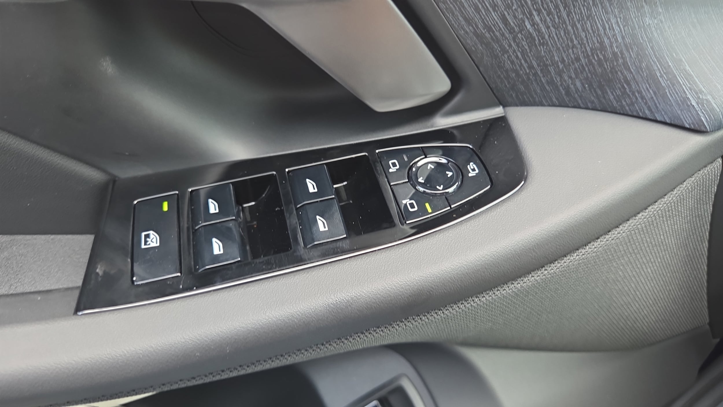2027 BMW 5 Series 530i - Photo 38