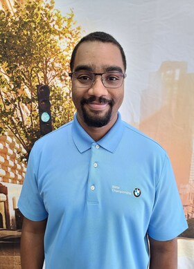 Staff member Malik Muhammad from ID_48012d69a4f9