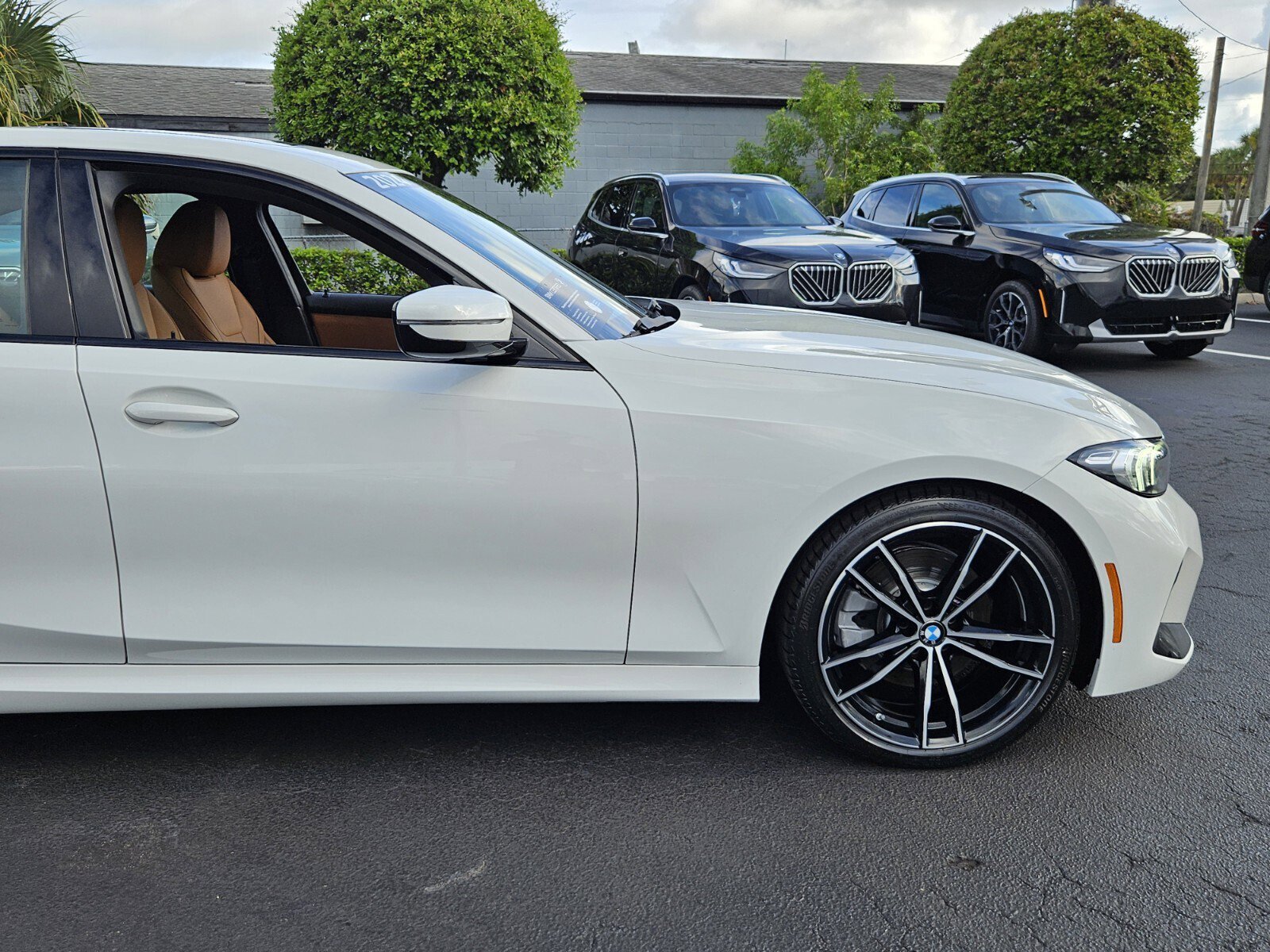 2024 Bmw 330i photo 2