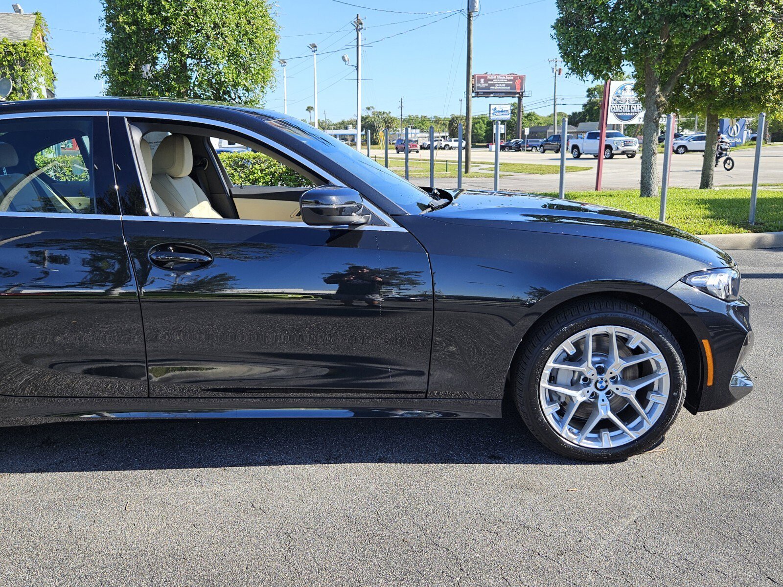 2025 Bmw 330i photo 2