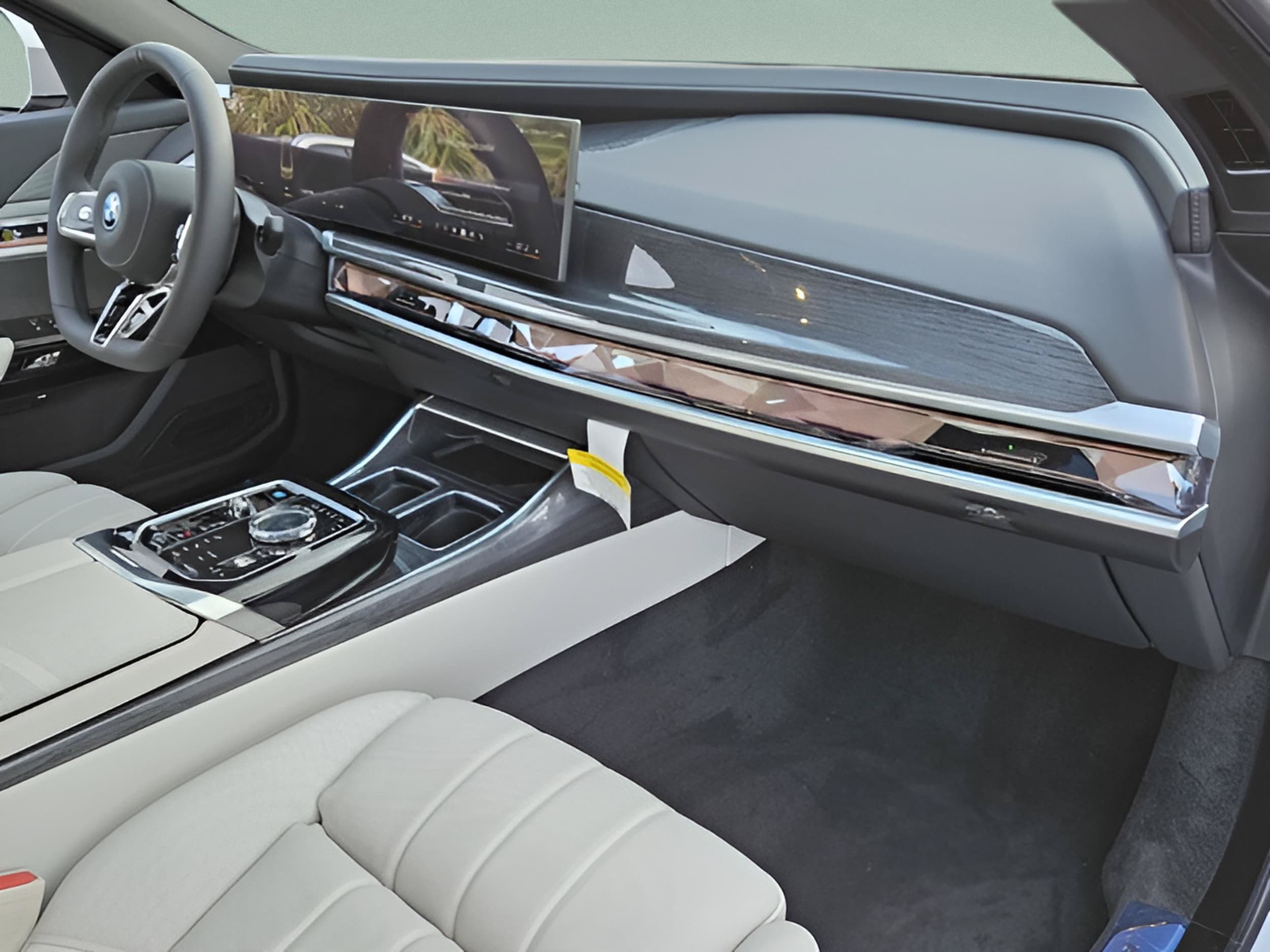 2026 BMW i7 50 - Photo 25