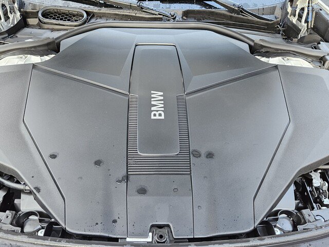 2026 BMW i7 50 - Photo 20