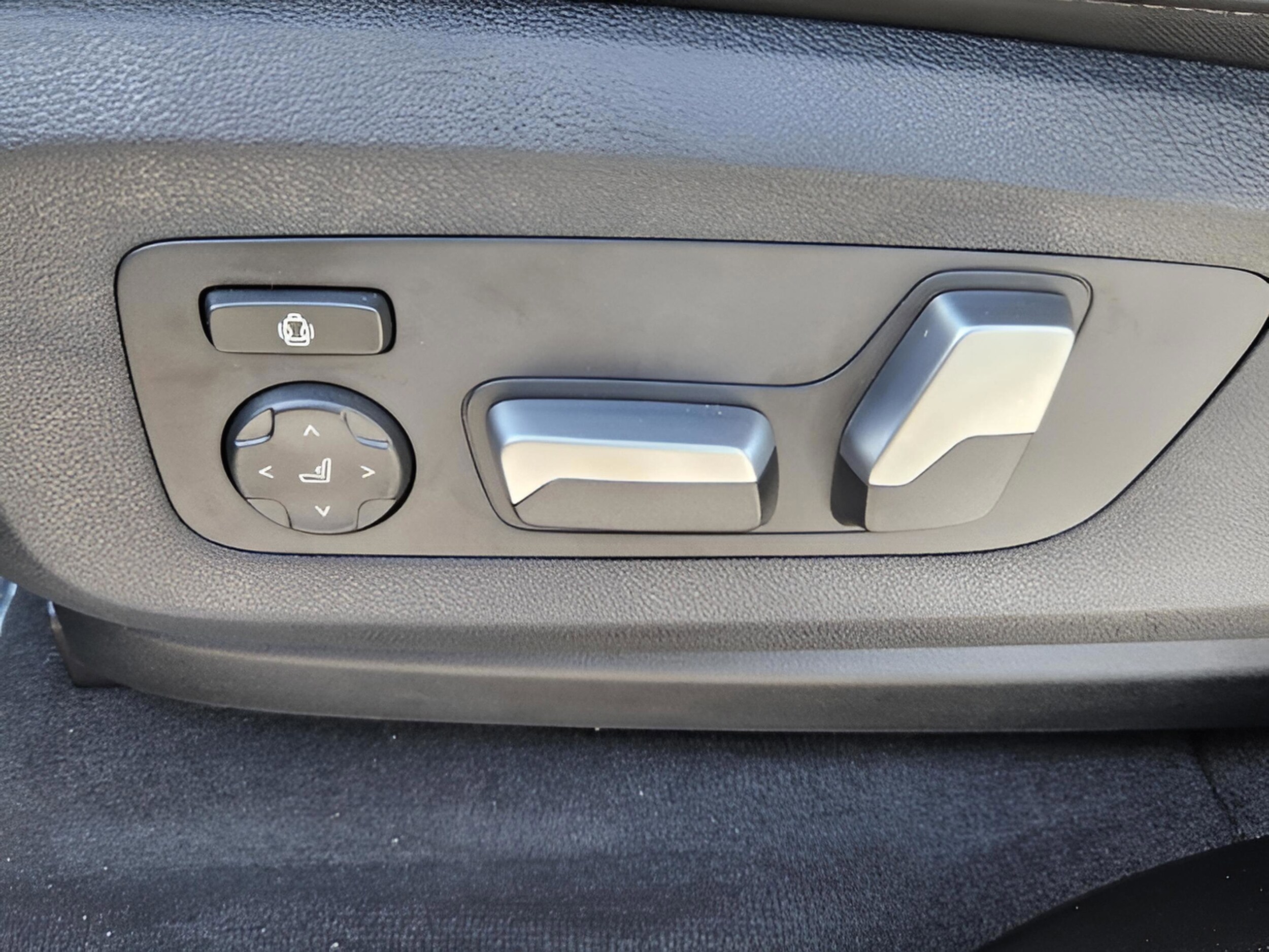 2026 BMW X5 40i - Photo 17