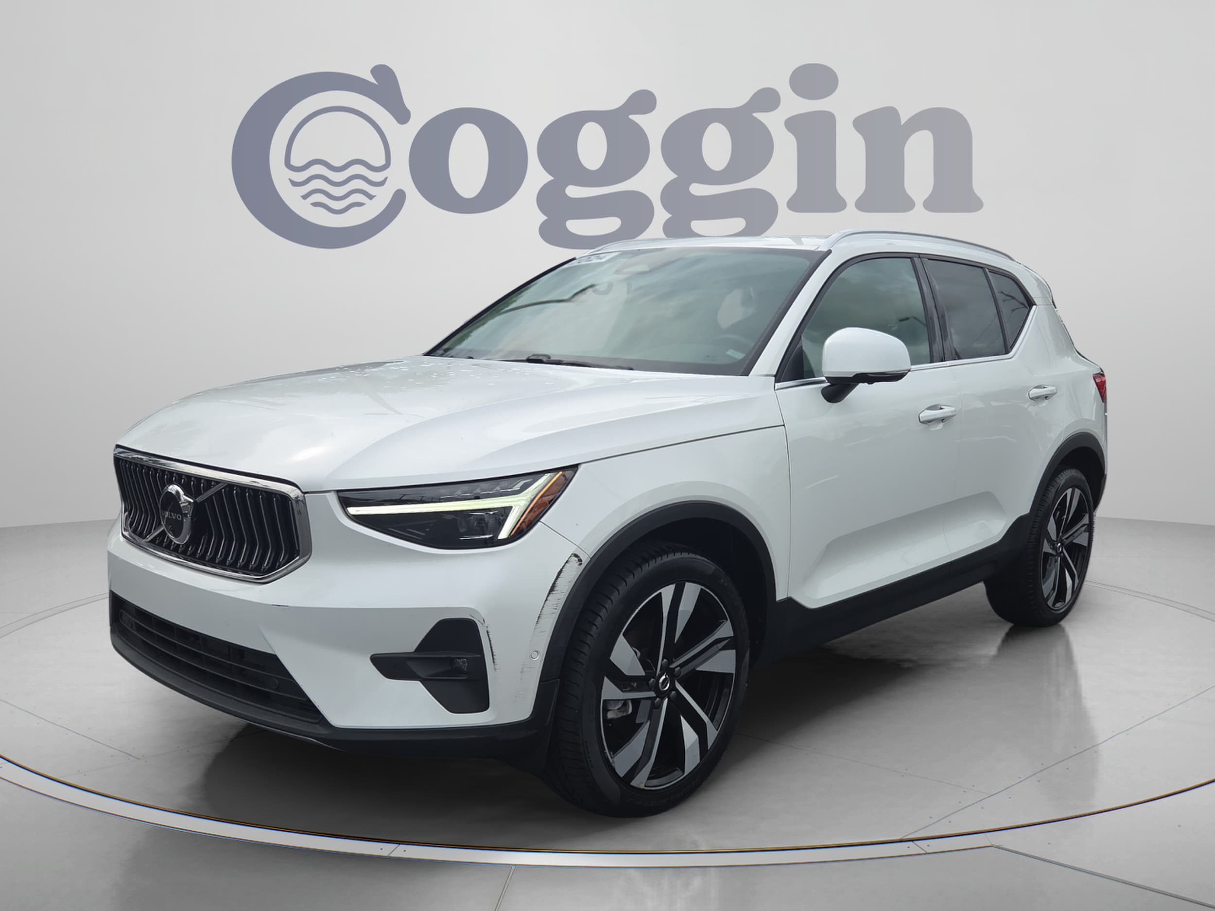 2024 Volvo XC40 Ultimate