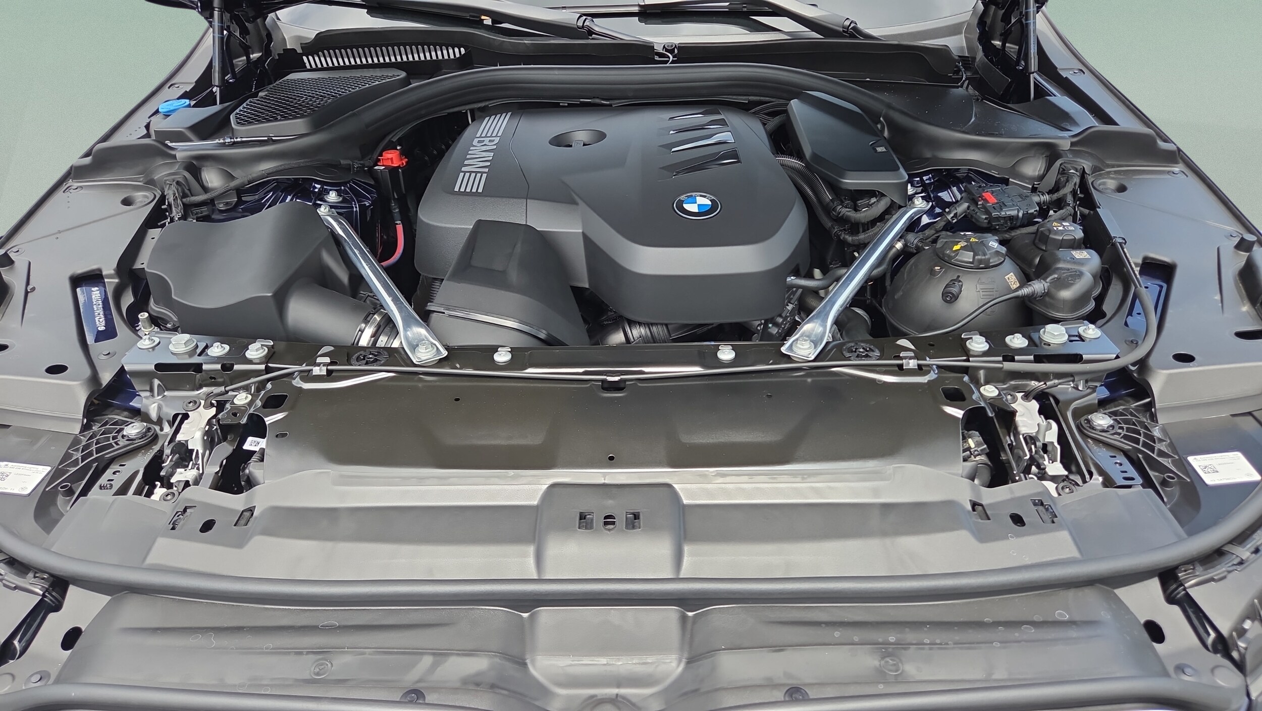 2027 BMW 5 Series 530i - Photo 22