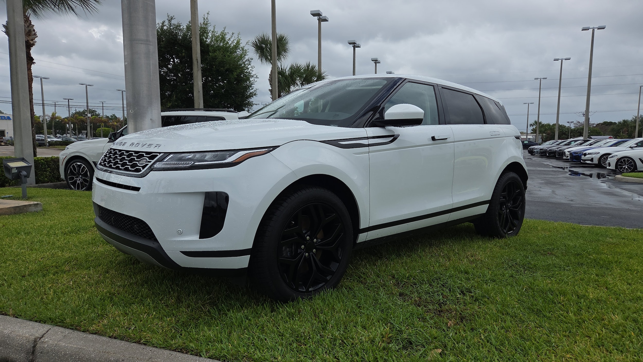 2022 Land Rover Range Rover Evoque S's photo