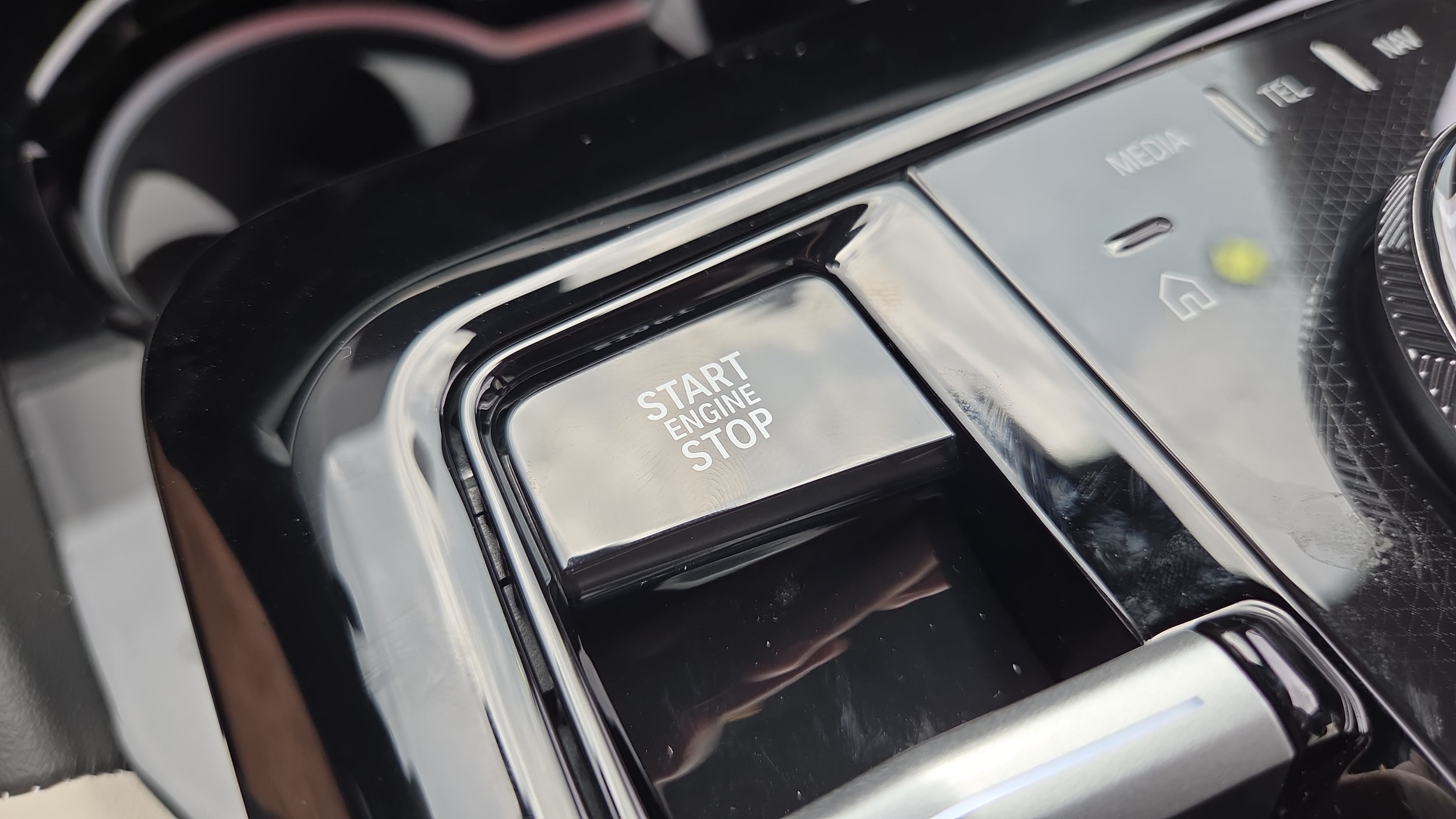 2027 BMW 5 Series 530i - Photo 40
