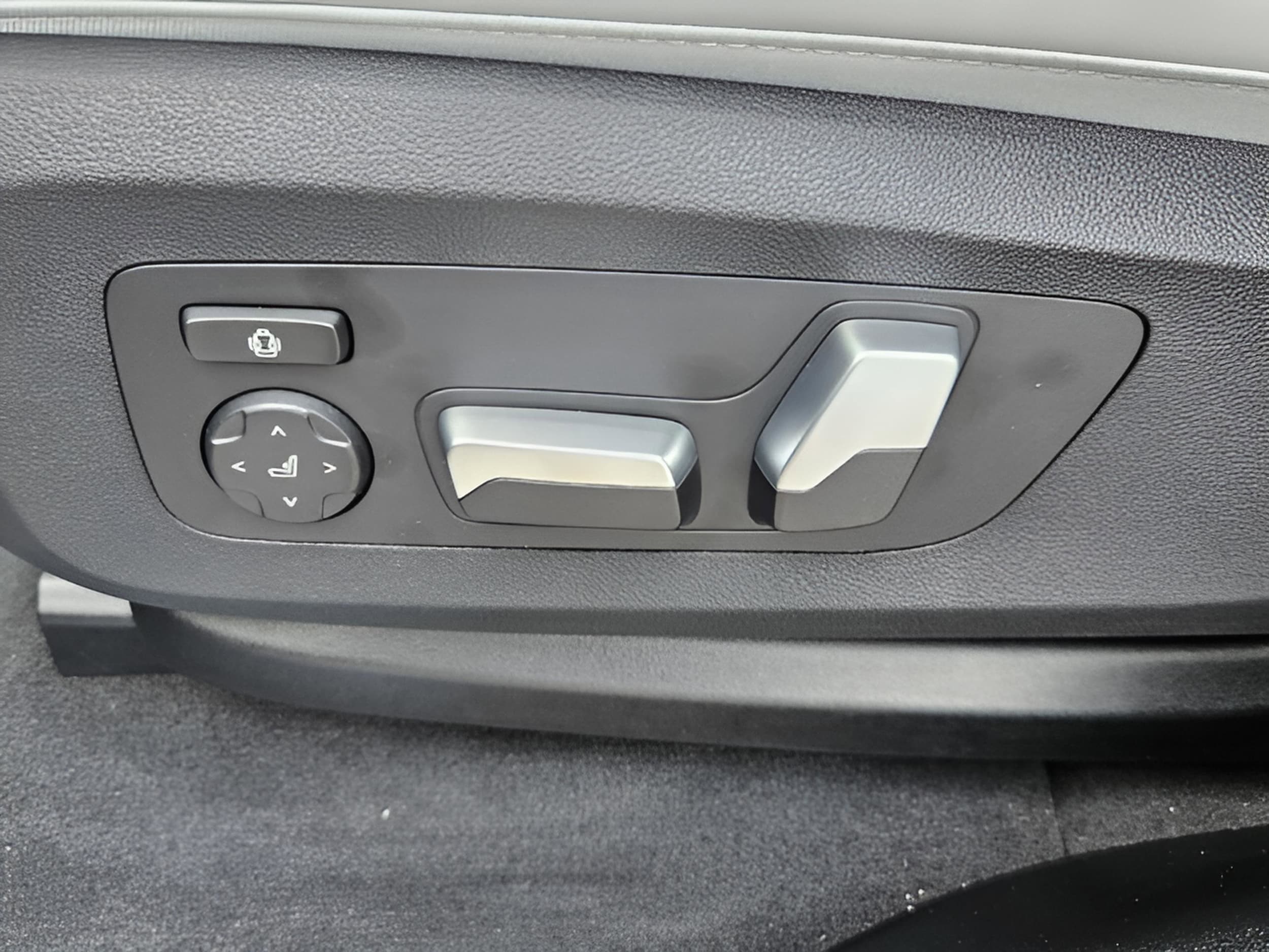 2026 BMW X5 40i - Photo 33