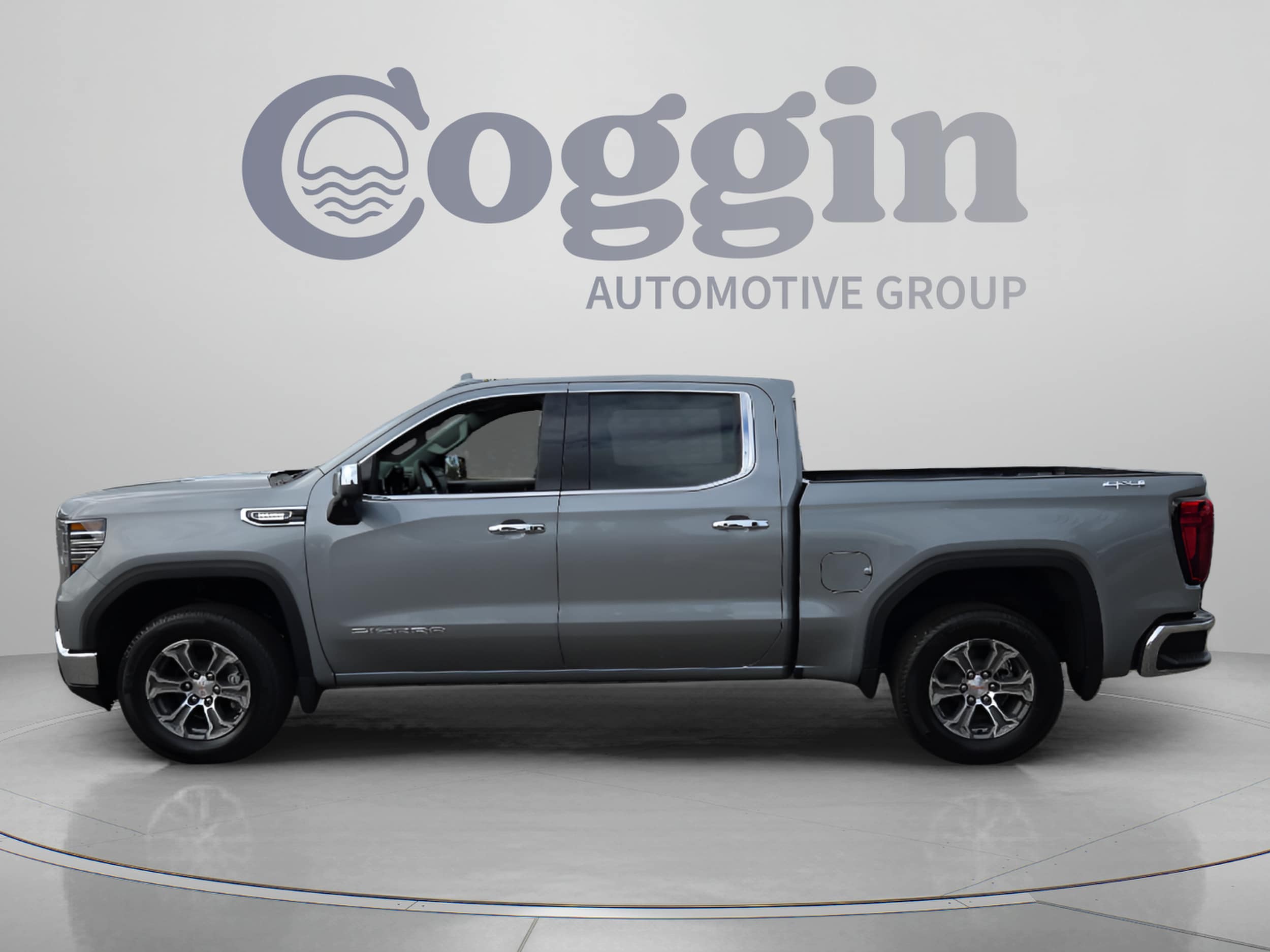 2026 GMC Sierra 1500 SLT - Photo 2