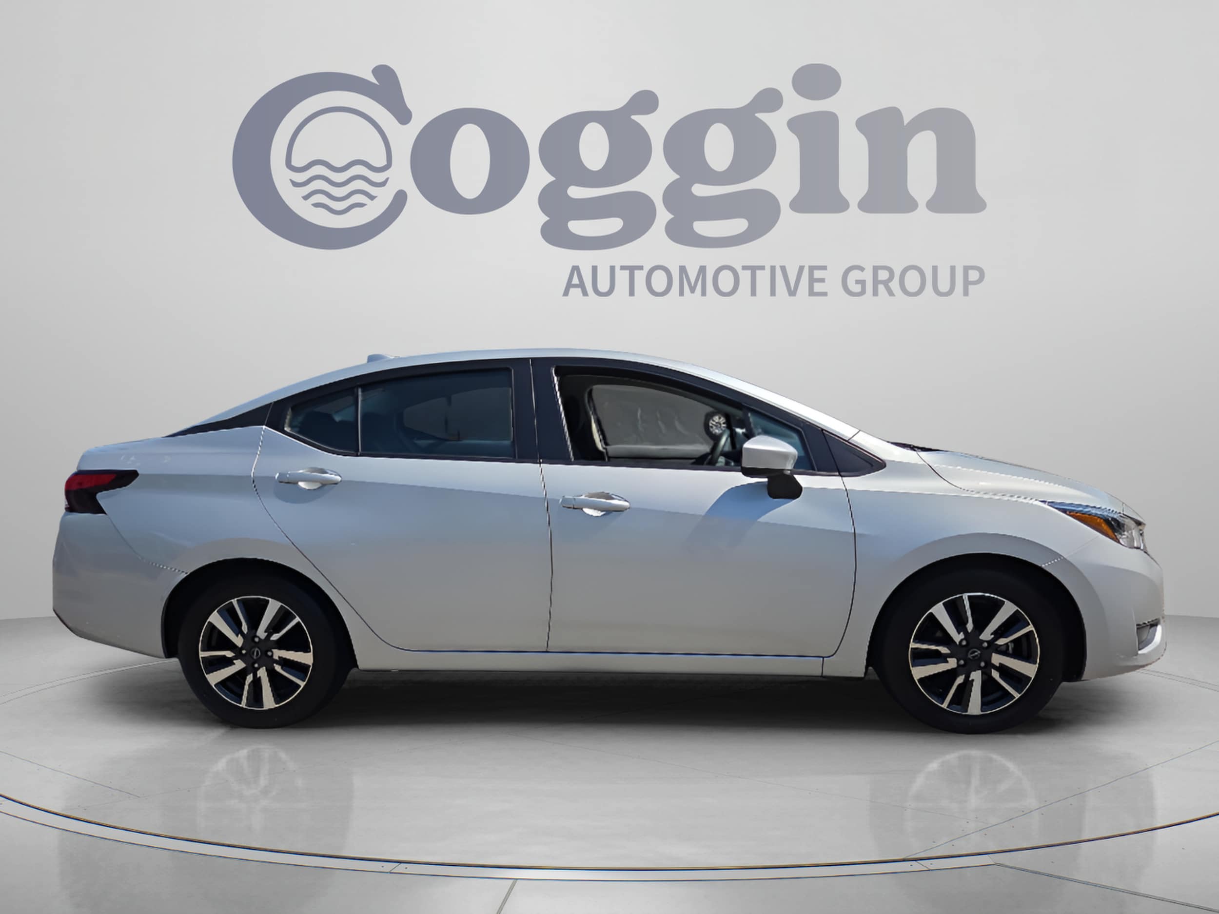 2025 Nissan Versa Sedan SV - Photo 6
