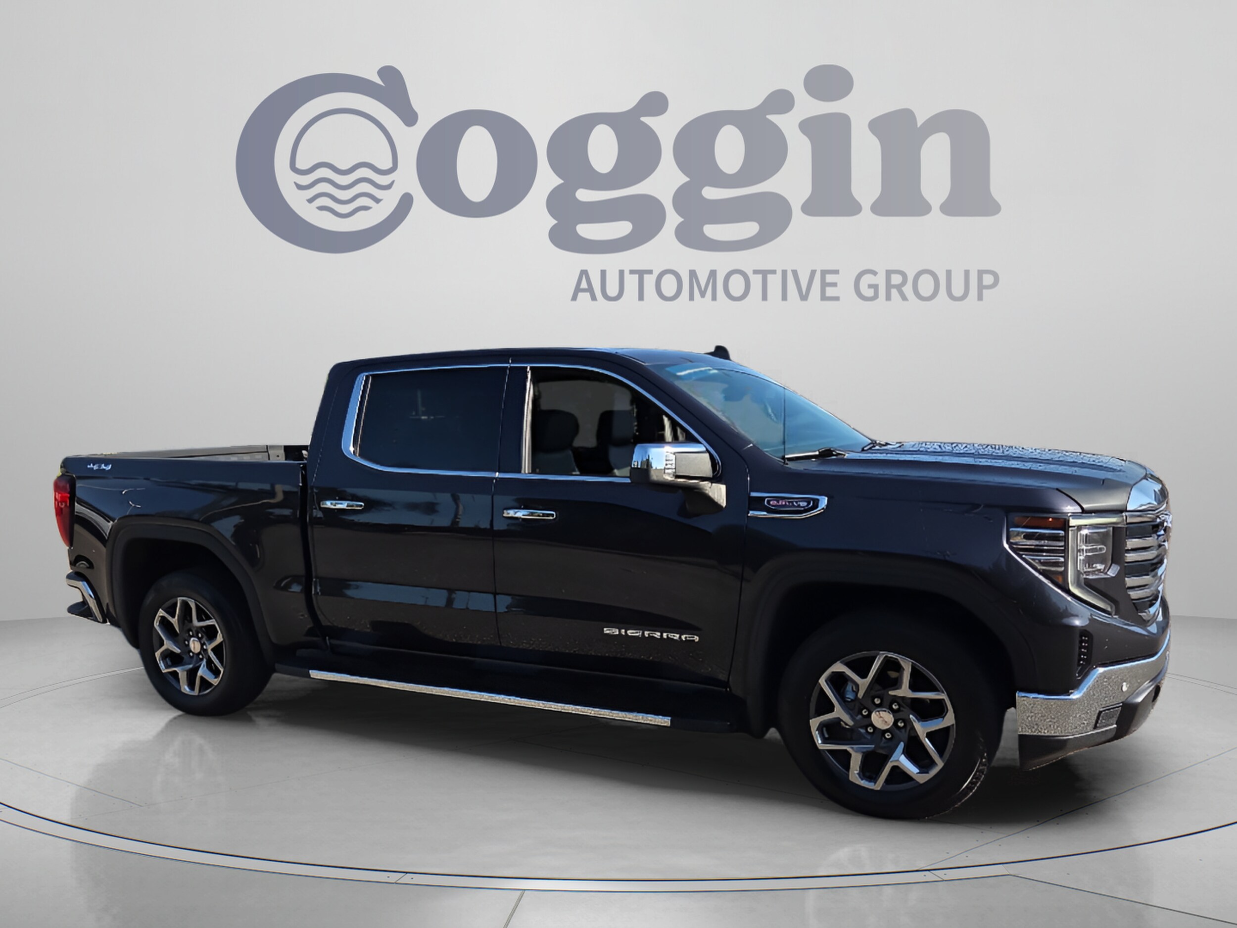 2023 GMC Sierra 1500 SLT - Photo 7