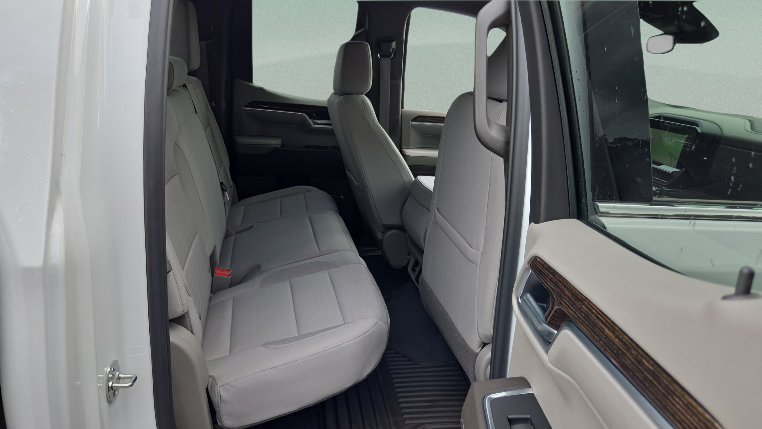 2026 GMC Sierra 1500 SLE - Photo 16