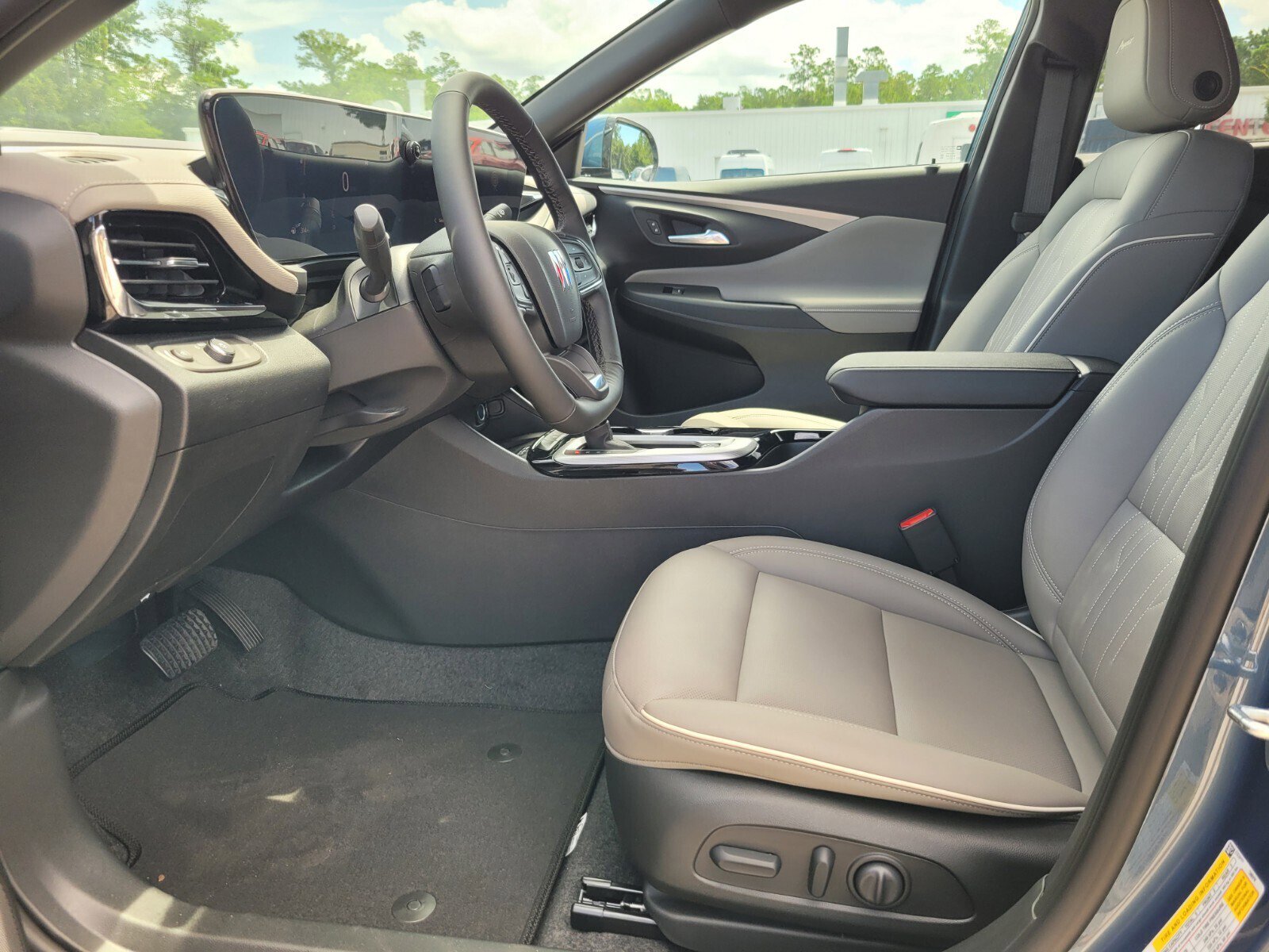 2025 Buick Envista Avenir photo 3