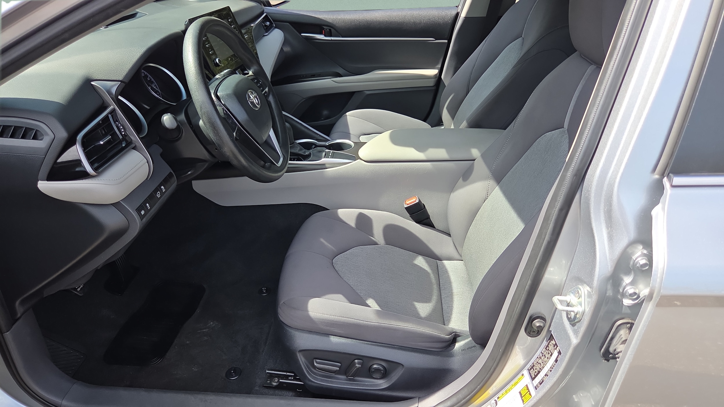 2024 Toyota Camry LE - Photo 9