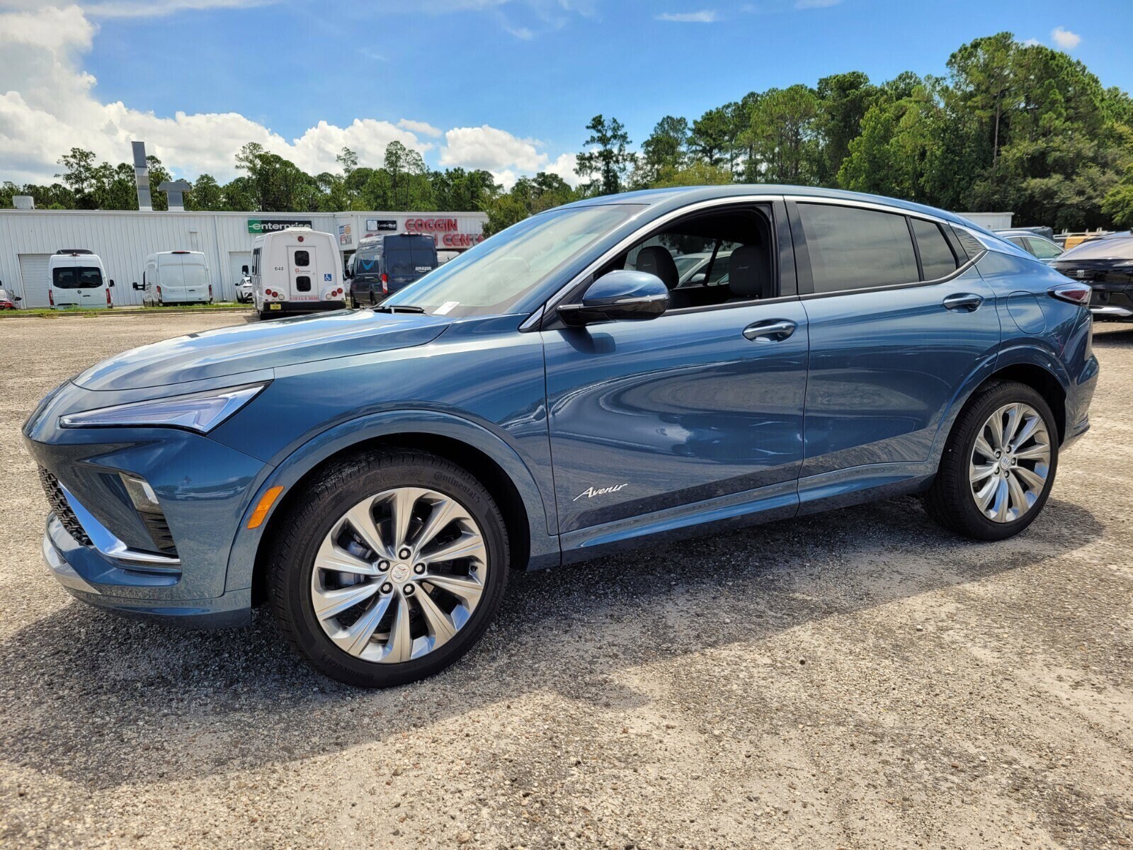 2025 Buick Envista Avenir photo 2