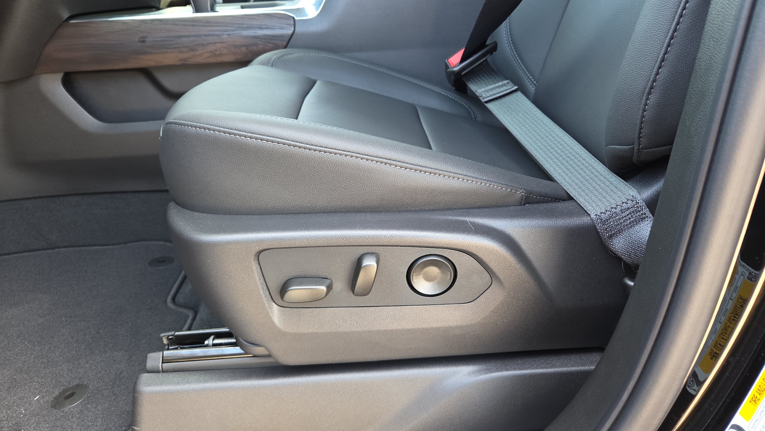2026 GMC Sierra 1500 SLT - Photo 23