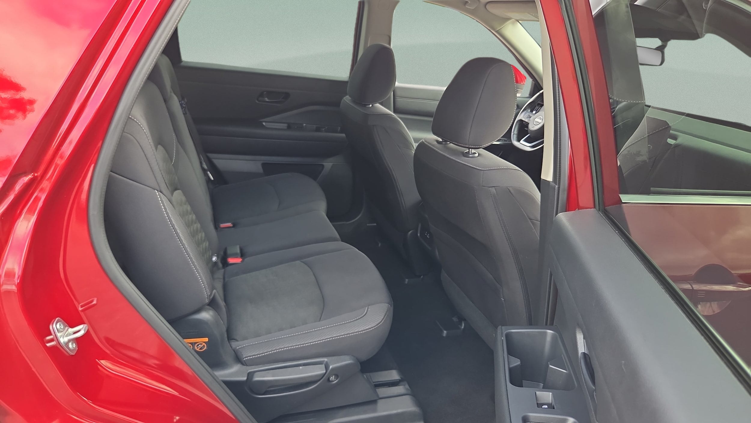 2024 Nissan Pathfinder SV - Photo 17