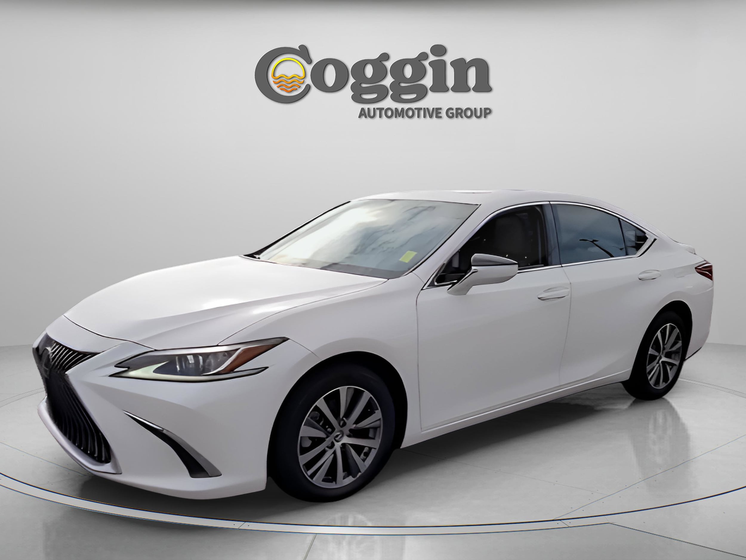 2019 Lexus ES 350's photo