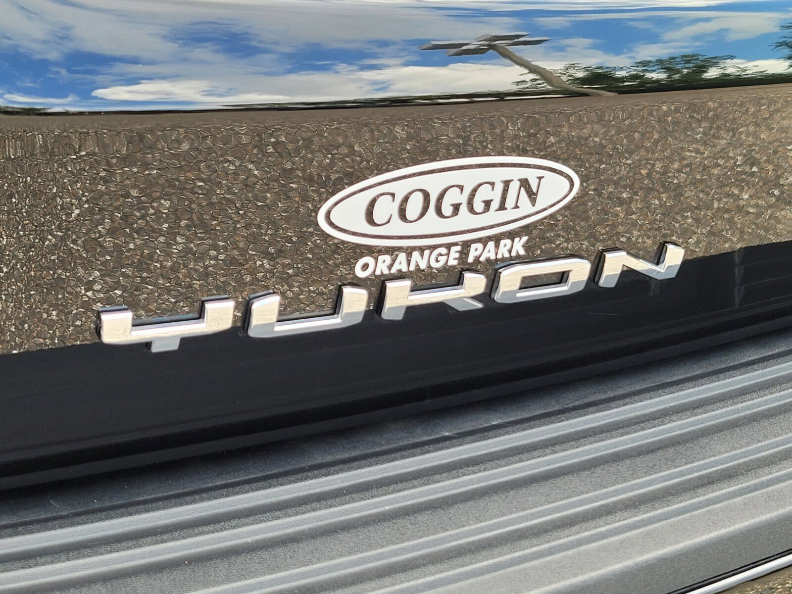 2025 Gmc Yukon photo 2