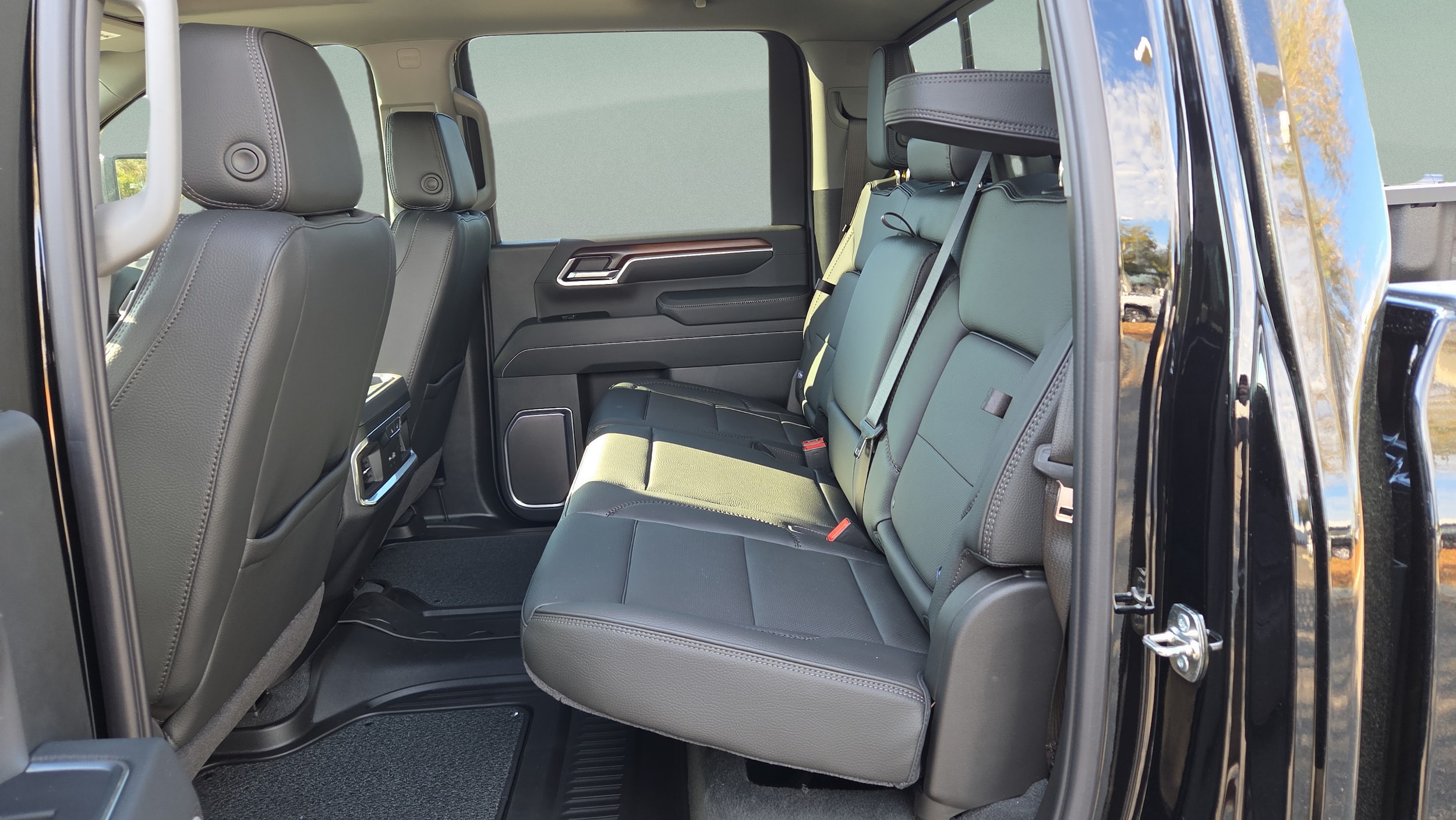 2026 GMC Sierra 3500HD Denali - Photo 23