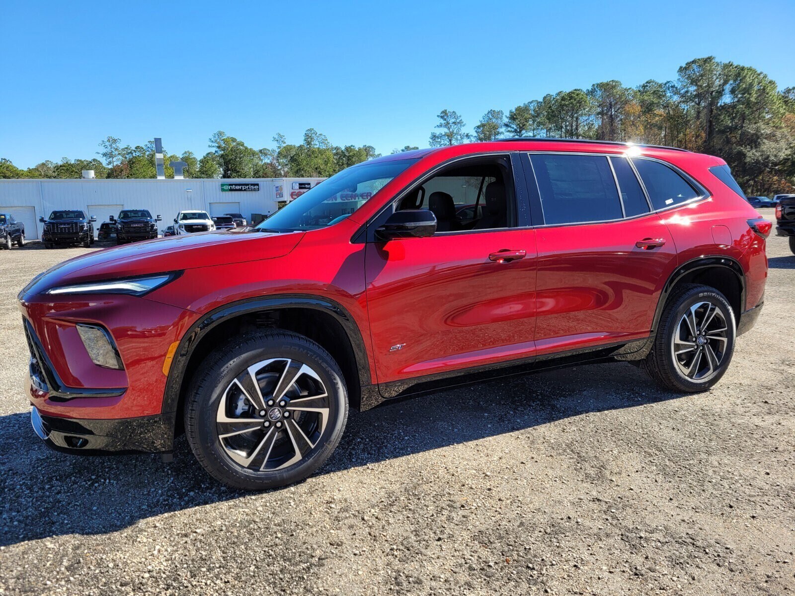2025 Buick Enclave Sport Touring photo 2