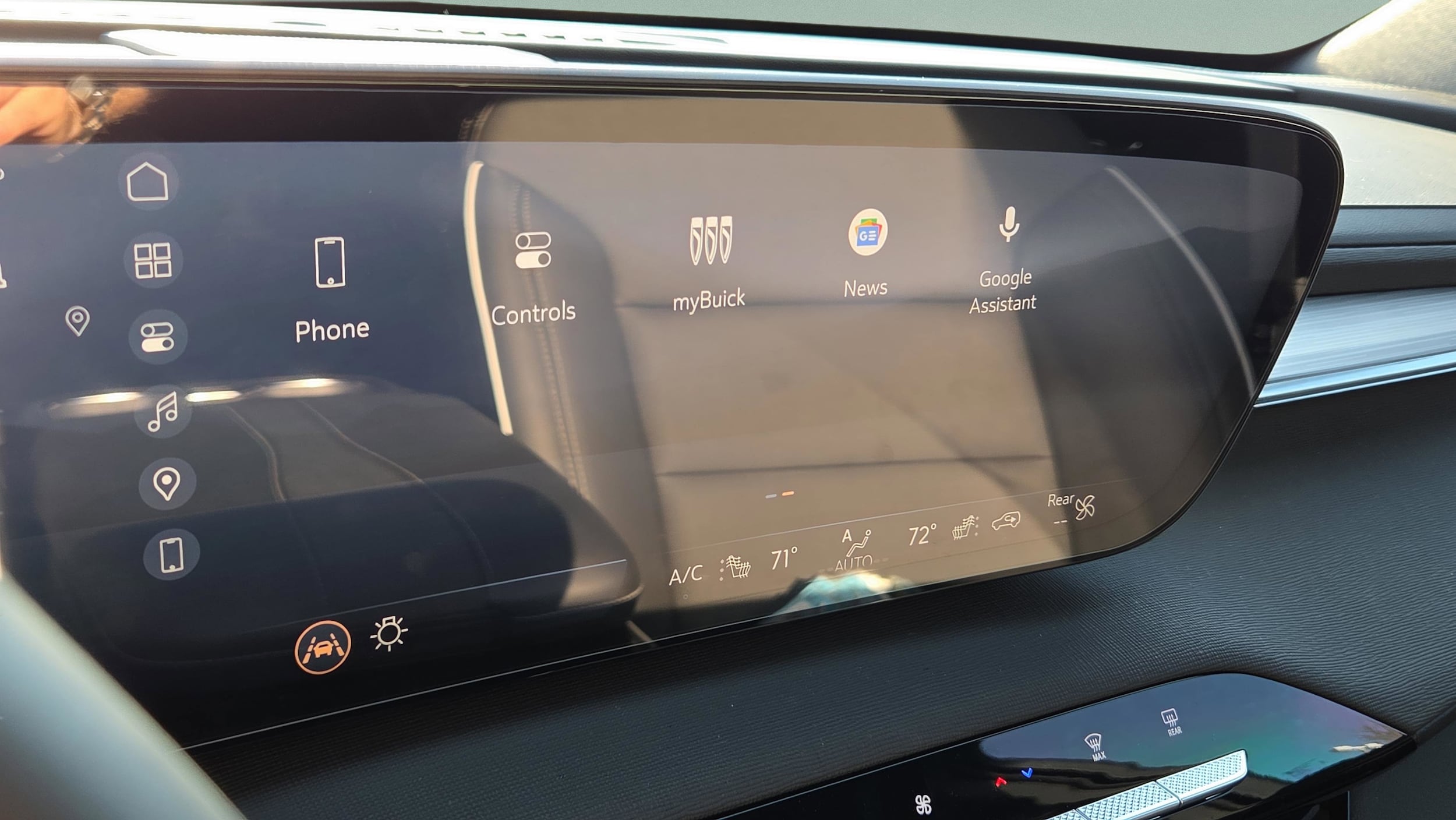 2025 Buick Enclave Preferred - Photo 17