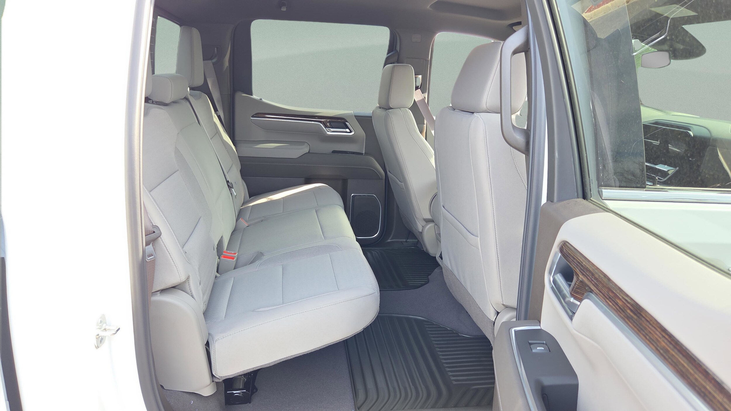 2026 GMC Sierra 1500 SLE - Photo 15