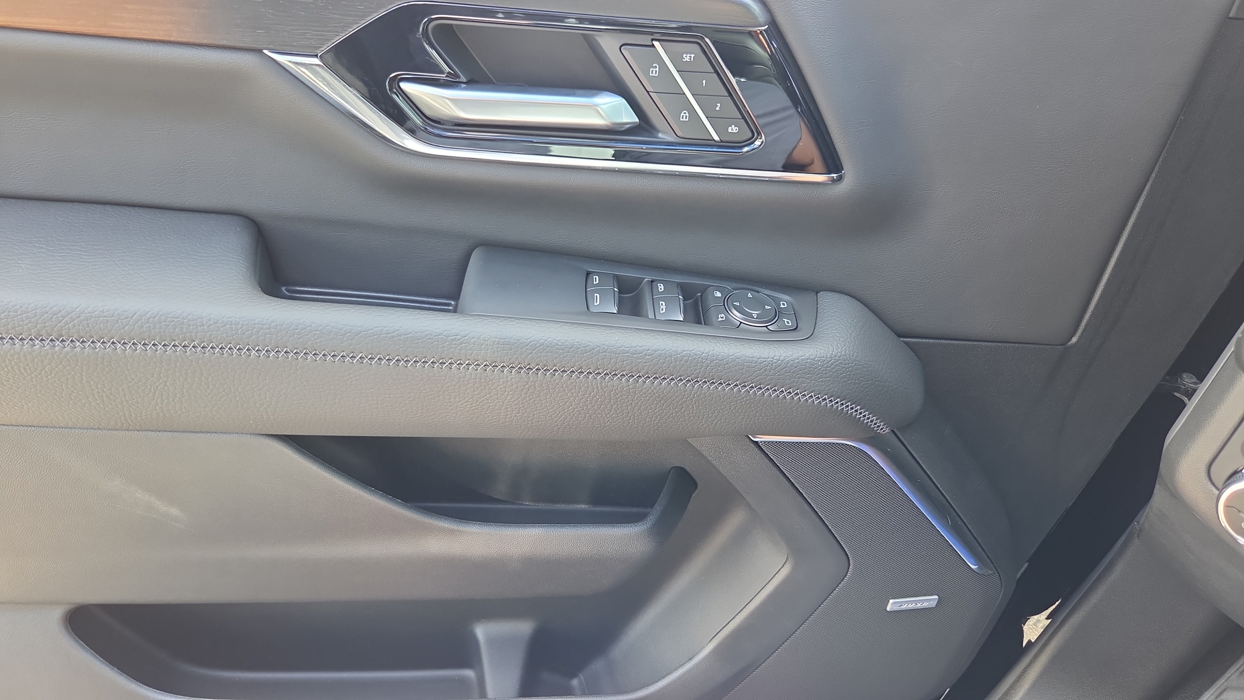 2026 GMC Yukon XL Denali - Photo 29