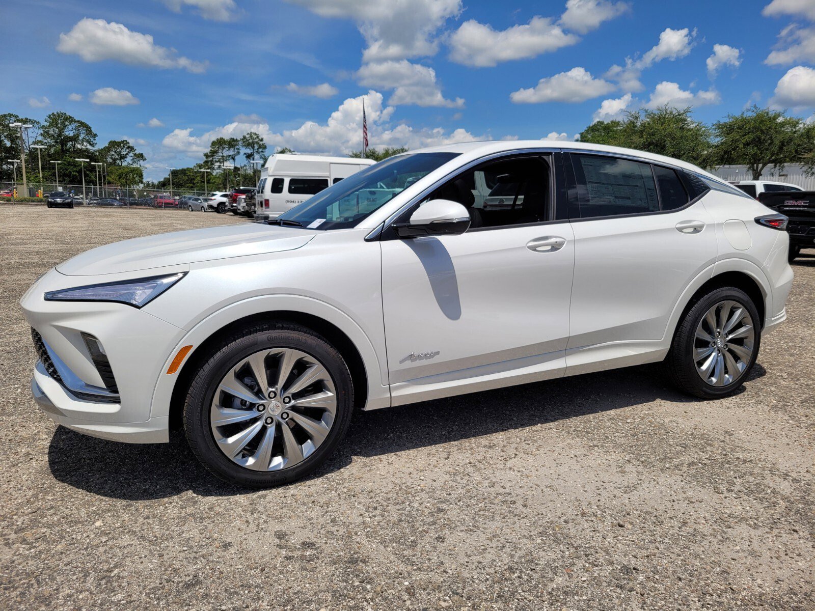 2025 Buick Envista Avenir photo 2