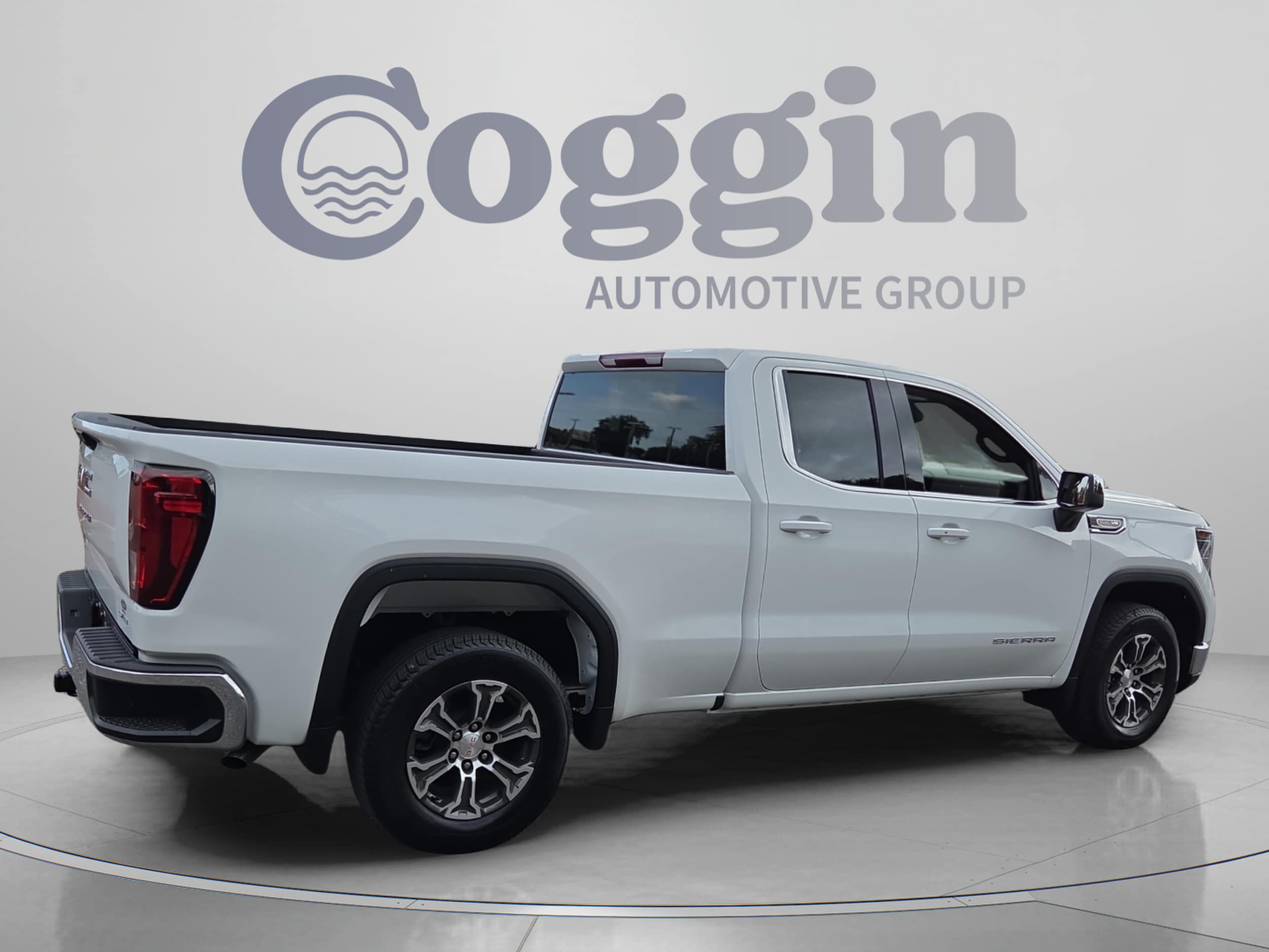 2026 GMC Sierra 1500 SLE - Photo 6