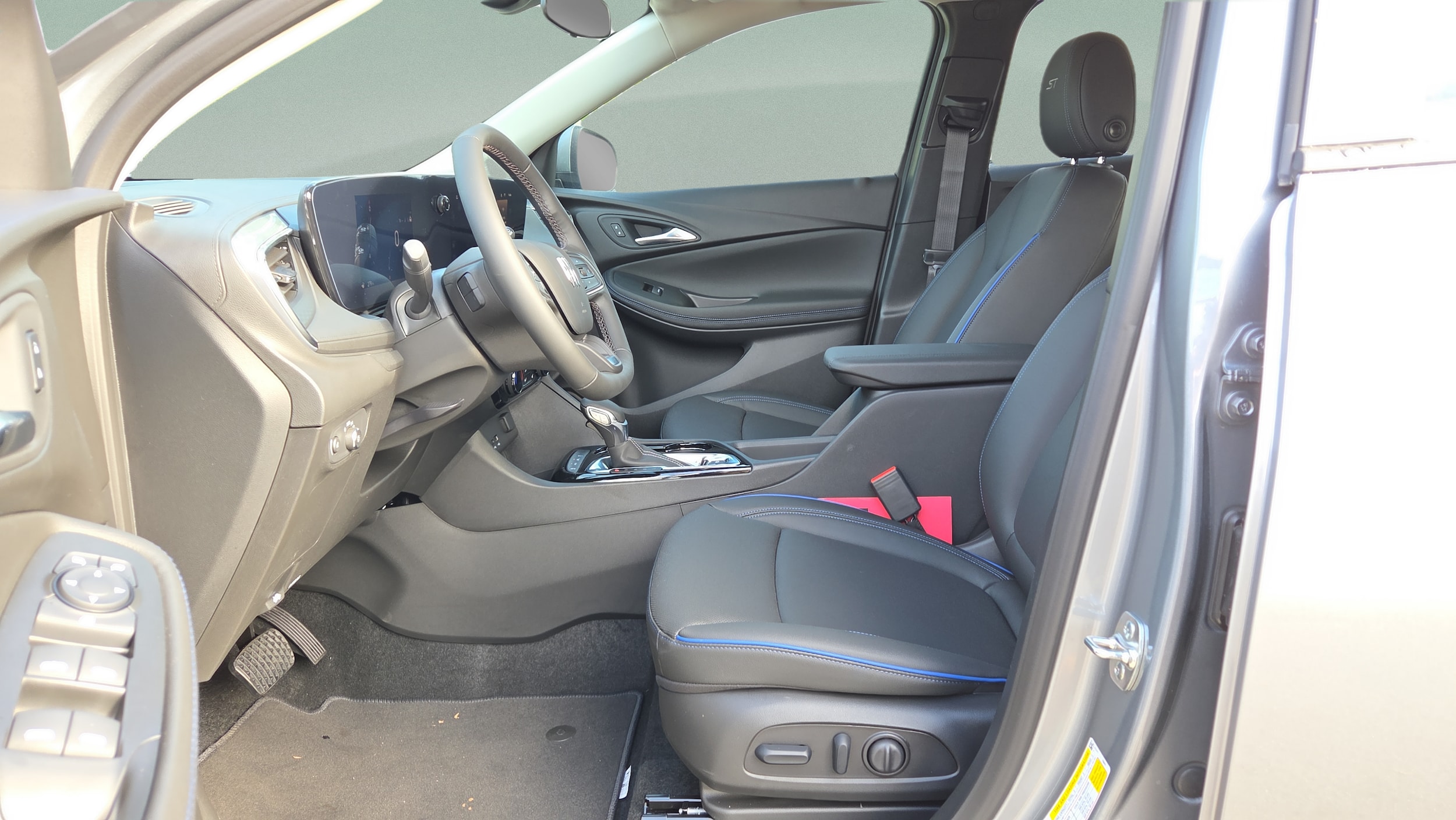 2026 Buick Encore GX Sport Touring - Photo 25