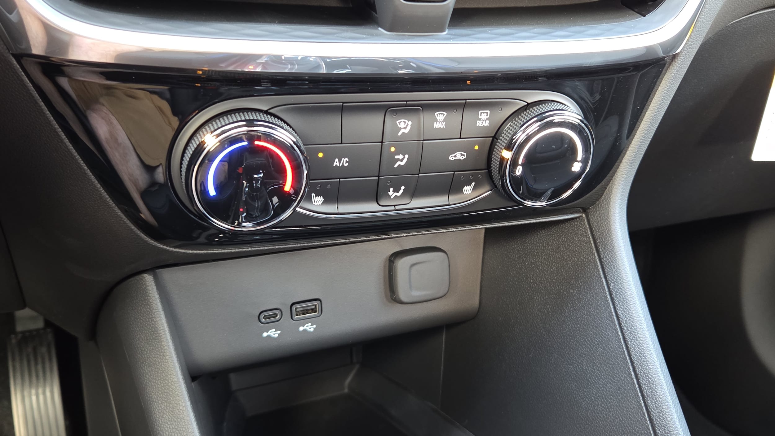 2026 Buick Encore GX Sport Touring - Photo 19