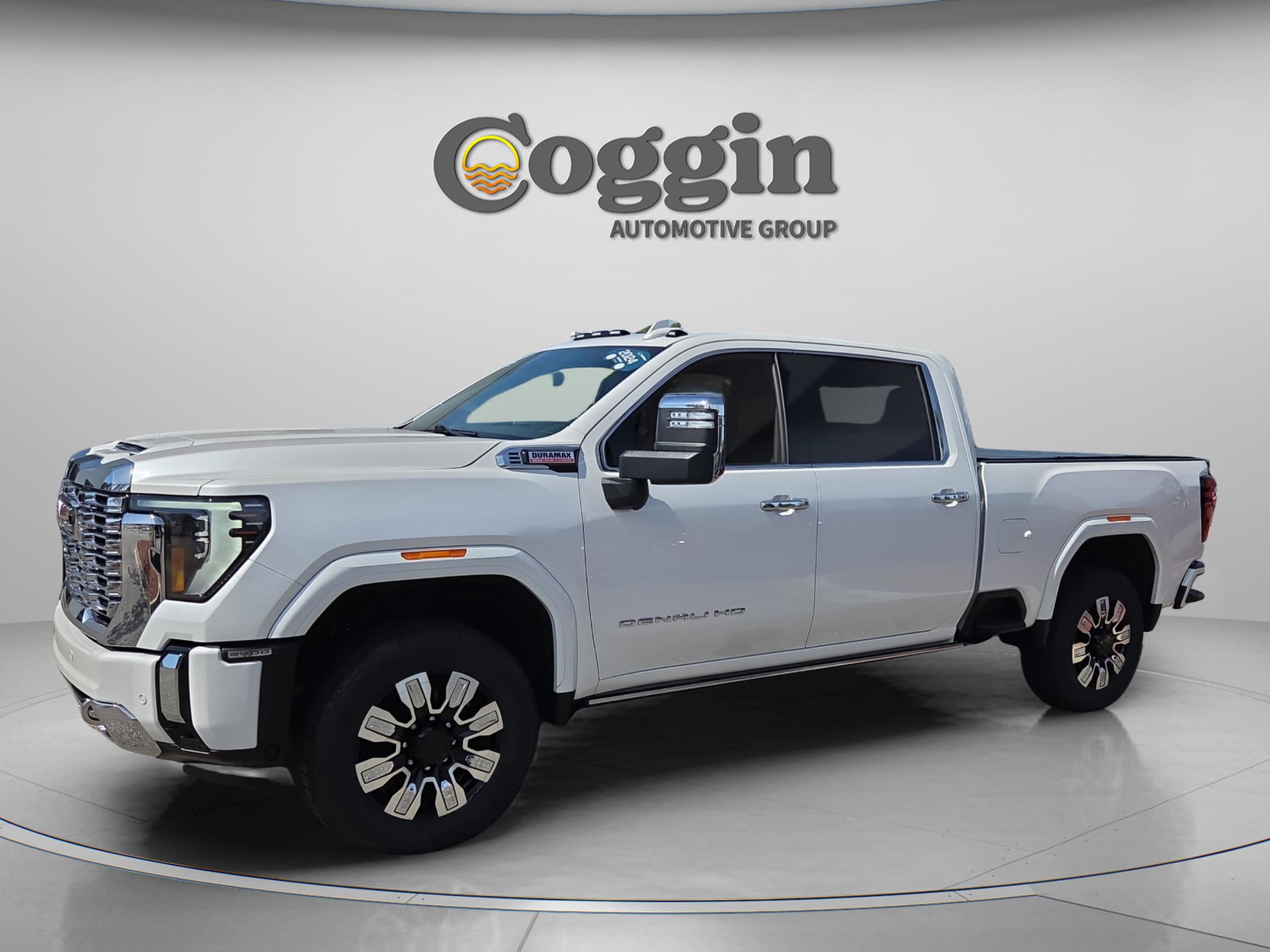 2024 GMC Sierra 4WD Crew Cab Standard Box Denali's photo