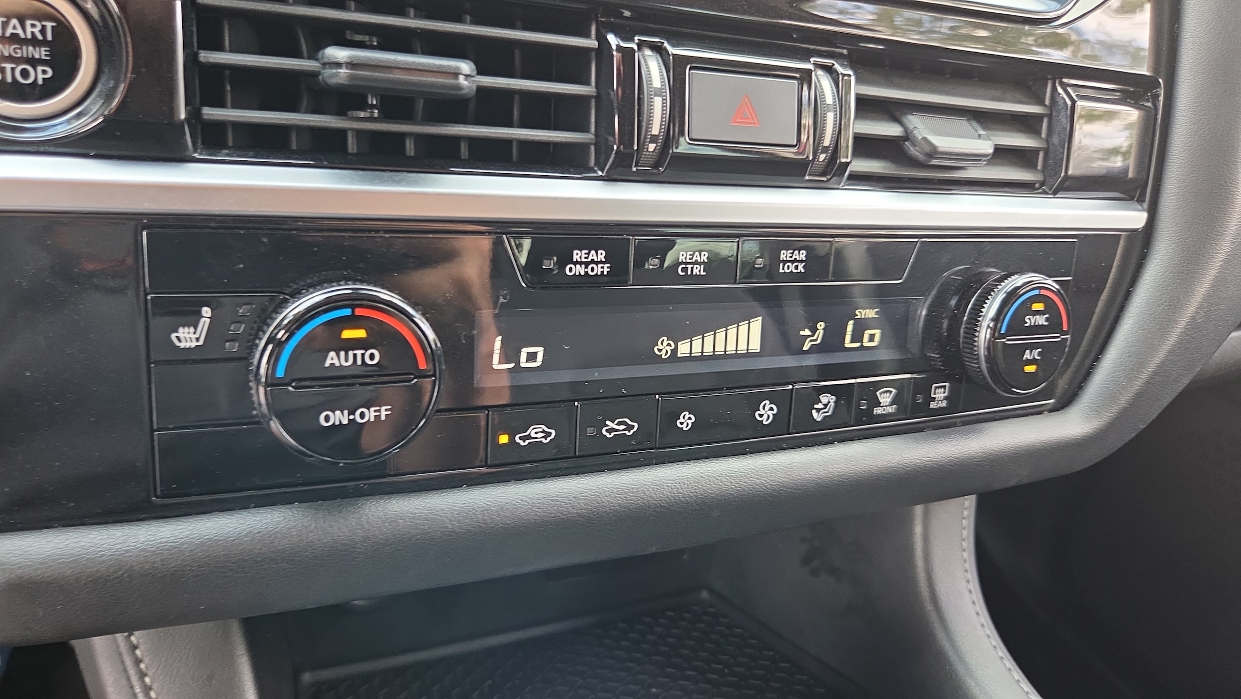 2024 Nissan Pathfinder SV - Photo 23