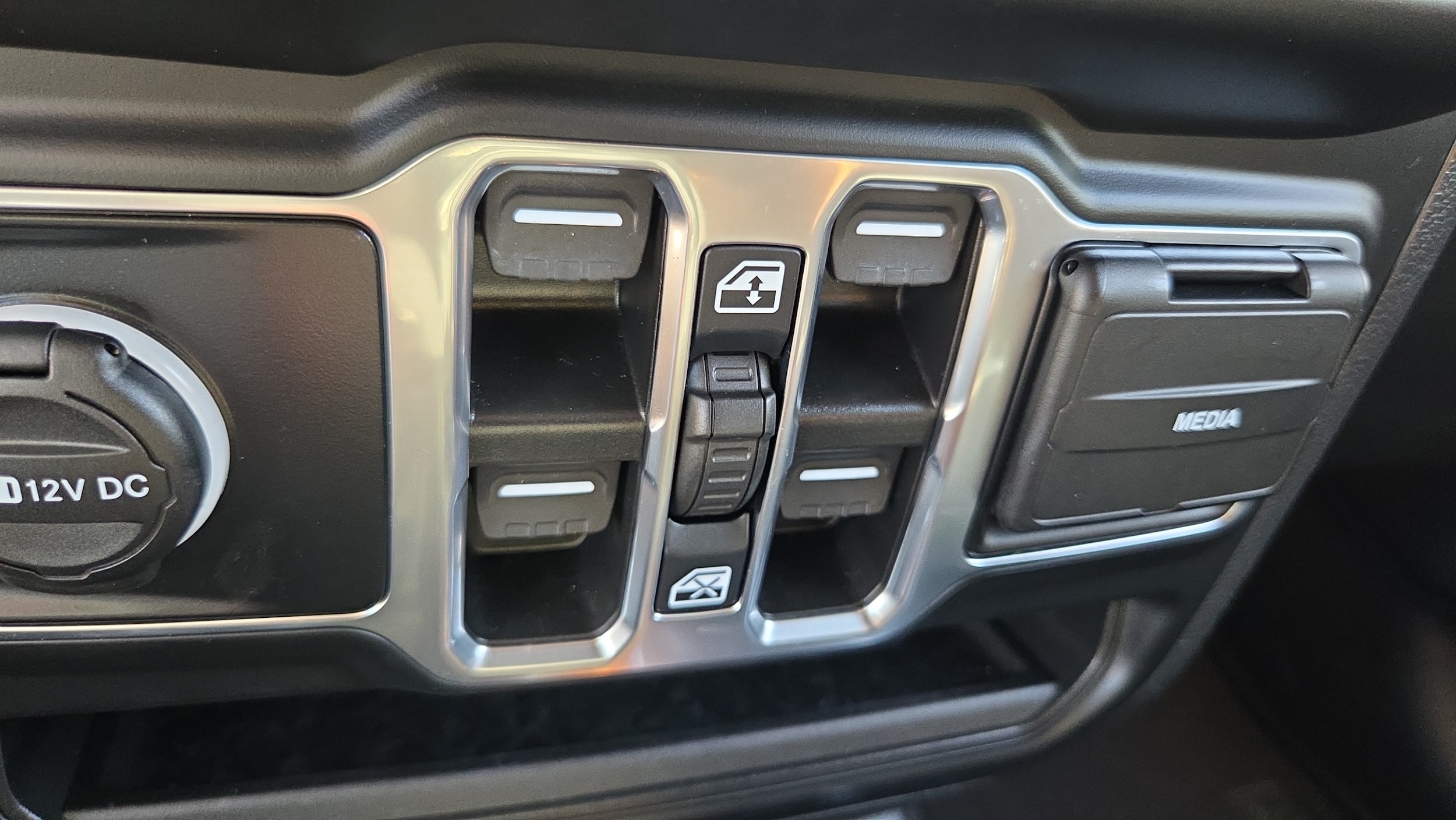 2023 Jeep Wrangler 4-Door Sport S - Photo 20